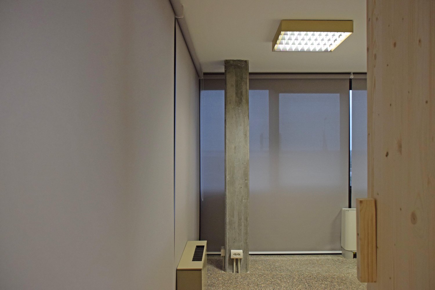 意式简约办公室设计，打造高效工作空间-10