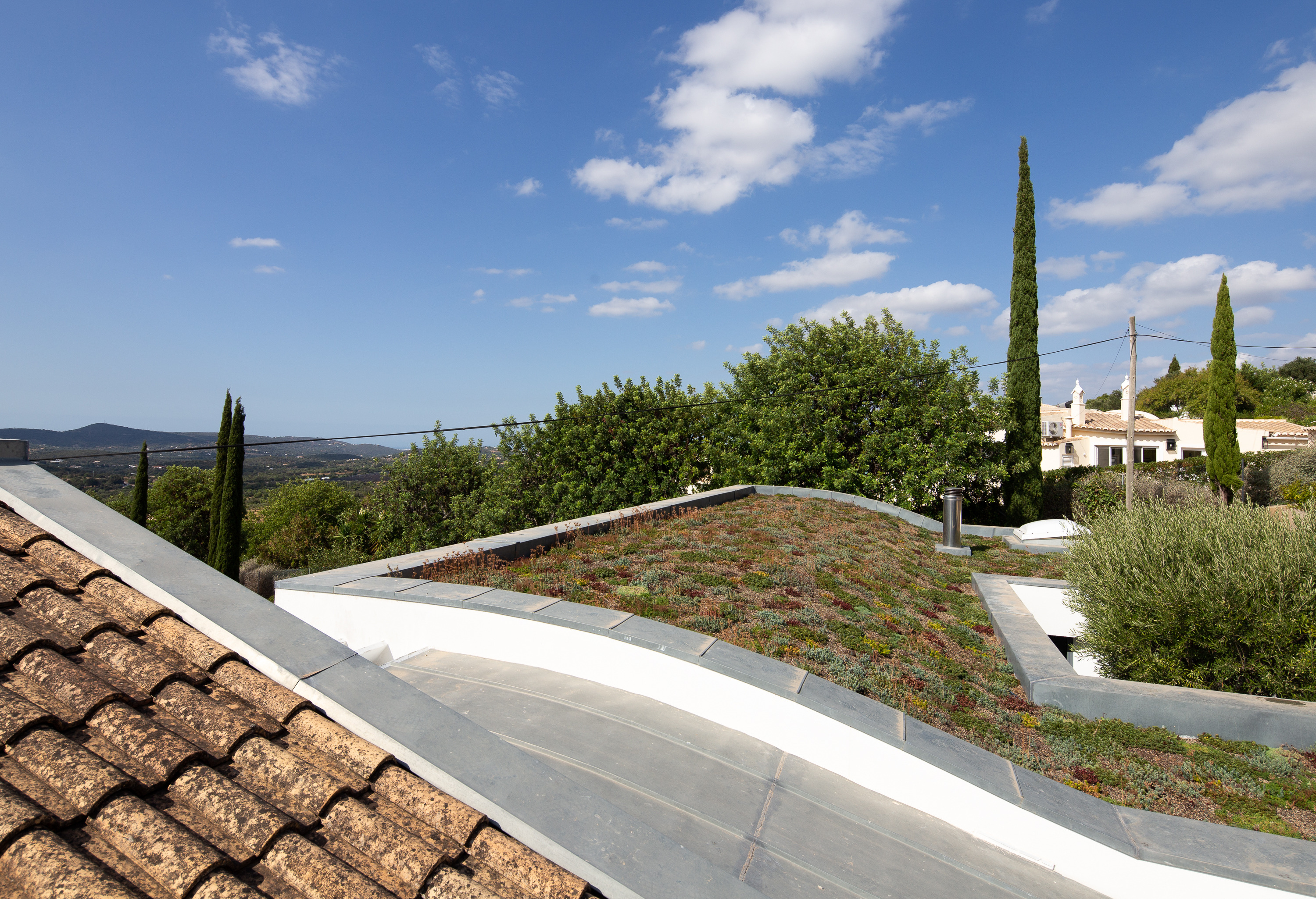 葡萄牙“第三世界开发者”的绿色环保地下别墅-17