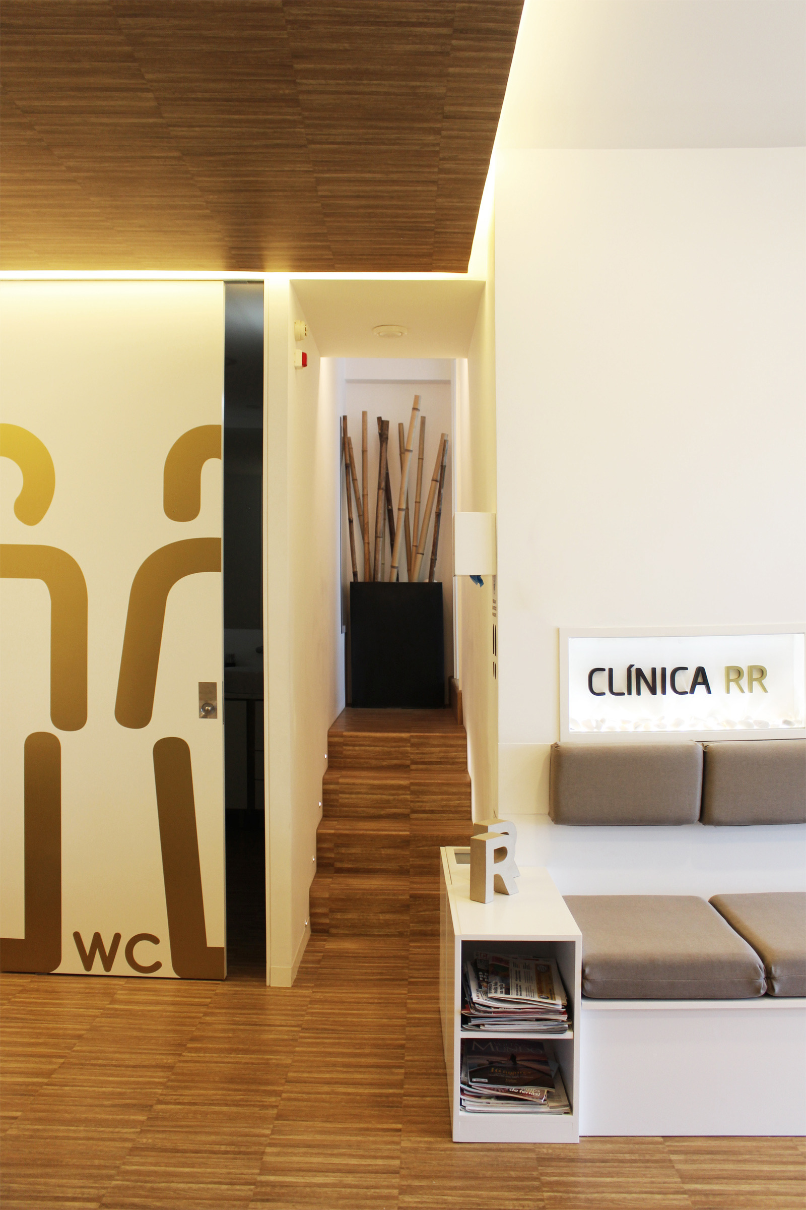 2015 年完成的口腔诊所 RR 室内设计案例-2