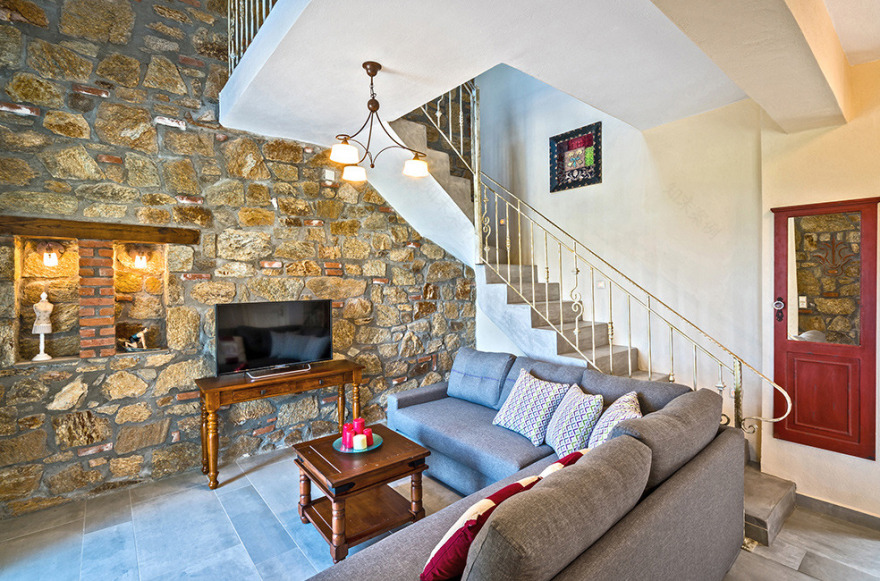 森林海景中的石筑豪华套房-17