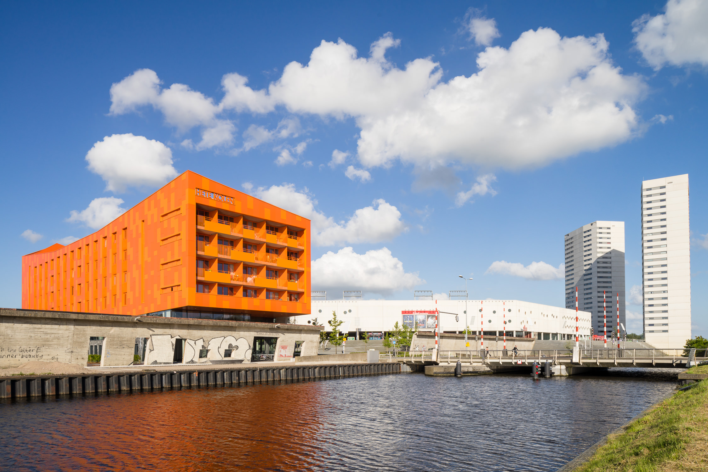 城市更新之作 | 公共空间与建筑的完美融合-2