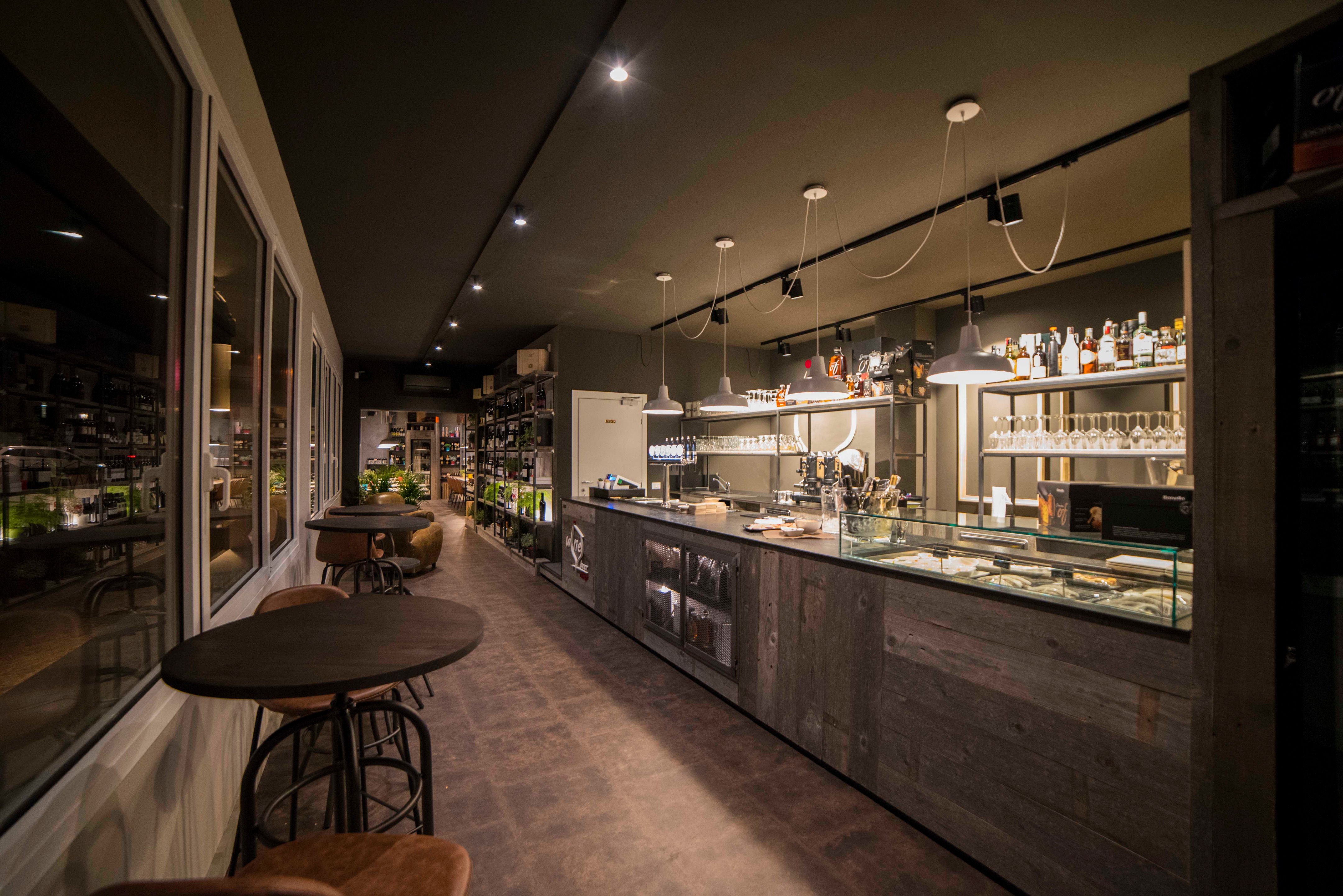 Wine Beer River 酒吧-1