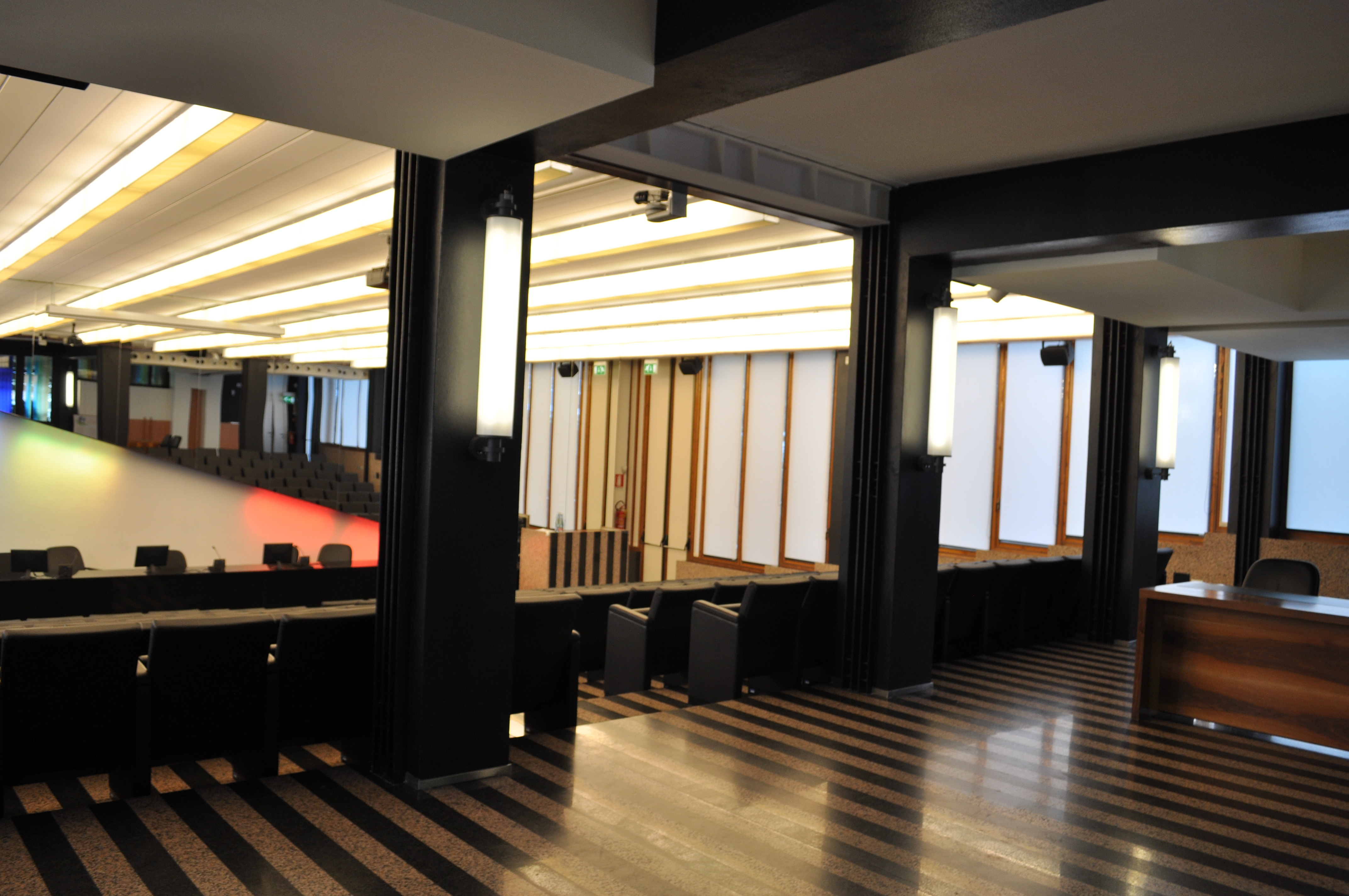 黑金剧院 | 拉文纳商业大厦室内设计-26