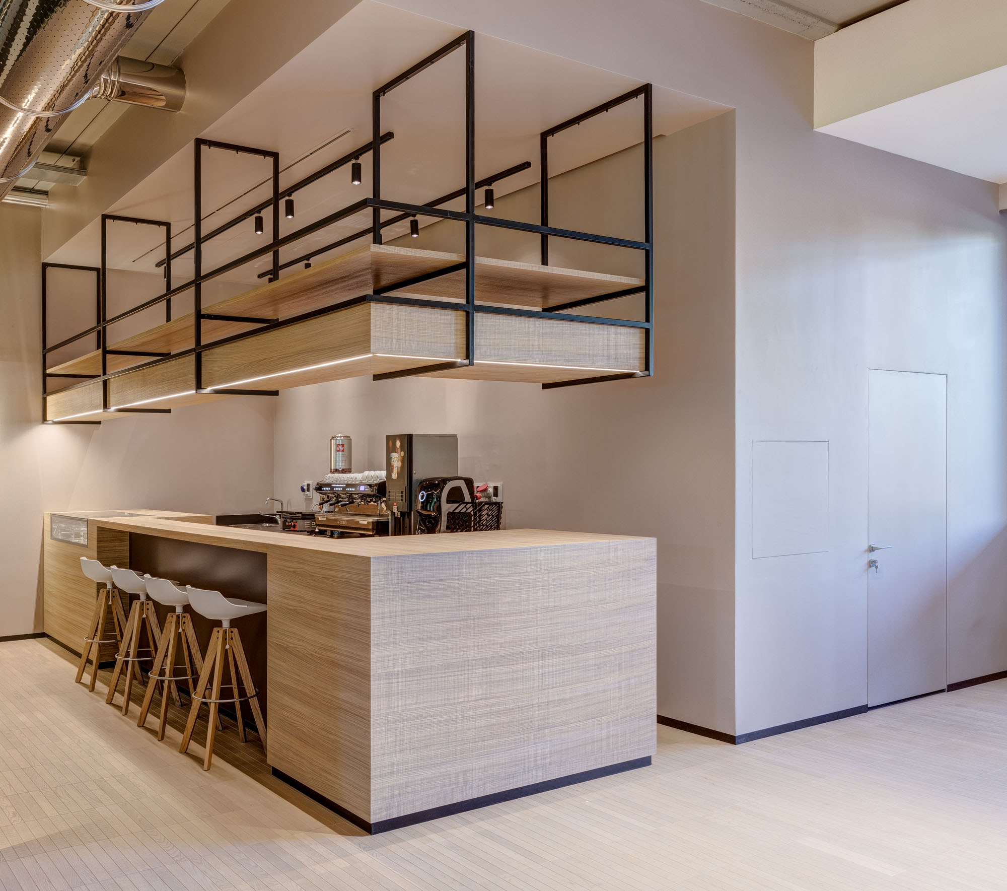 米兰 Amplifon 总部办公空间创新设计-3