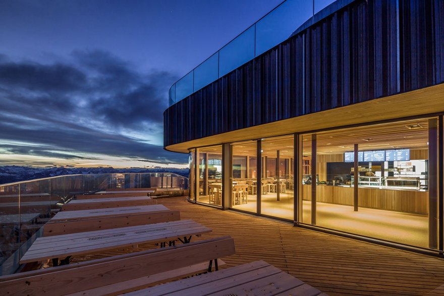 内伯尔霍恩峰山顶餐厅的高山现代主义-13