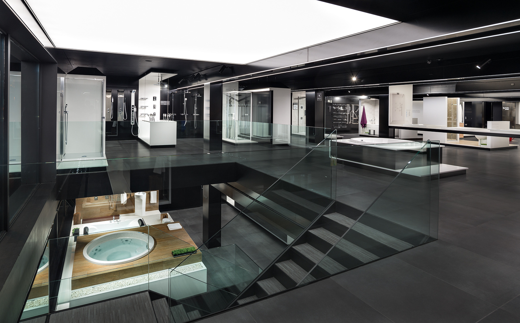 巴塞罗那 Roca 卫浴展示厅——自然光照的室内设计佳作-15