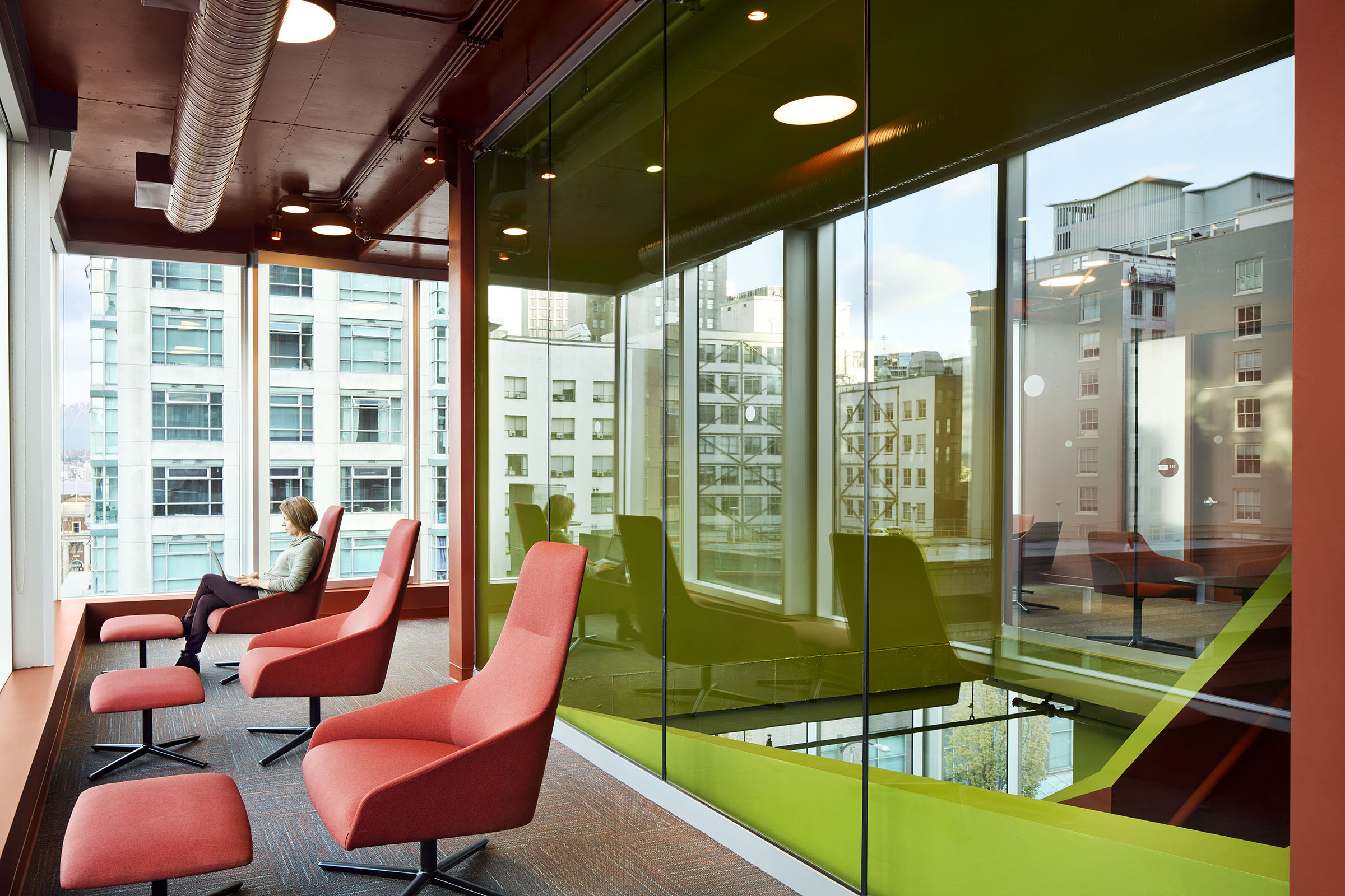 温哥华 Adler 大学校园,垂直学术广场的创新设计-1