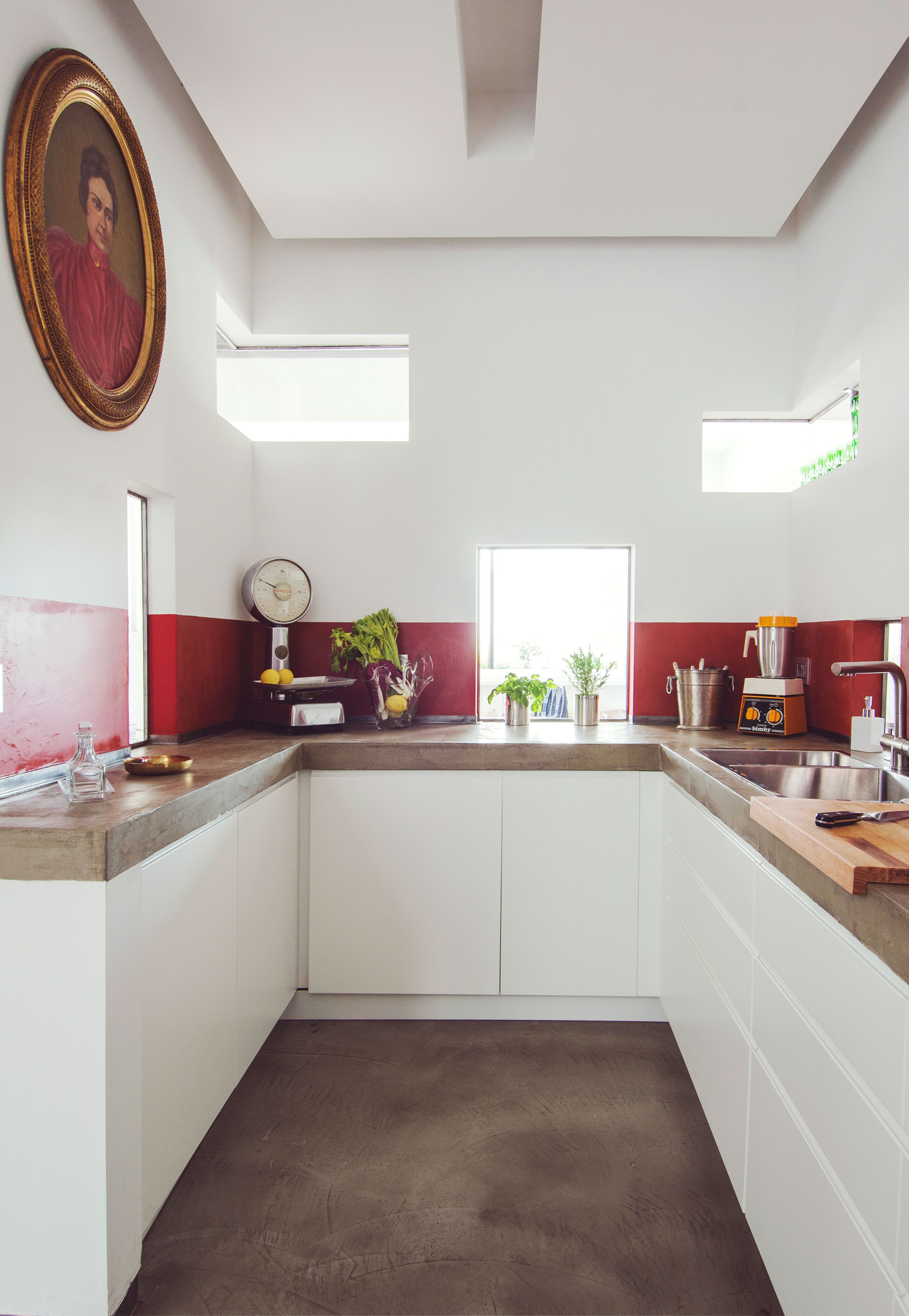 罗马 Parioli 区公寓 | 微水泥打造的现代厨房空间-4