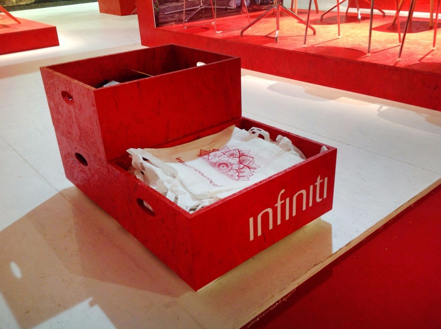 2015 年米兰家具展 Infiniti 展台——木结构魅力诠释现代展览设计-6