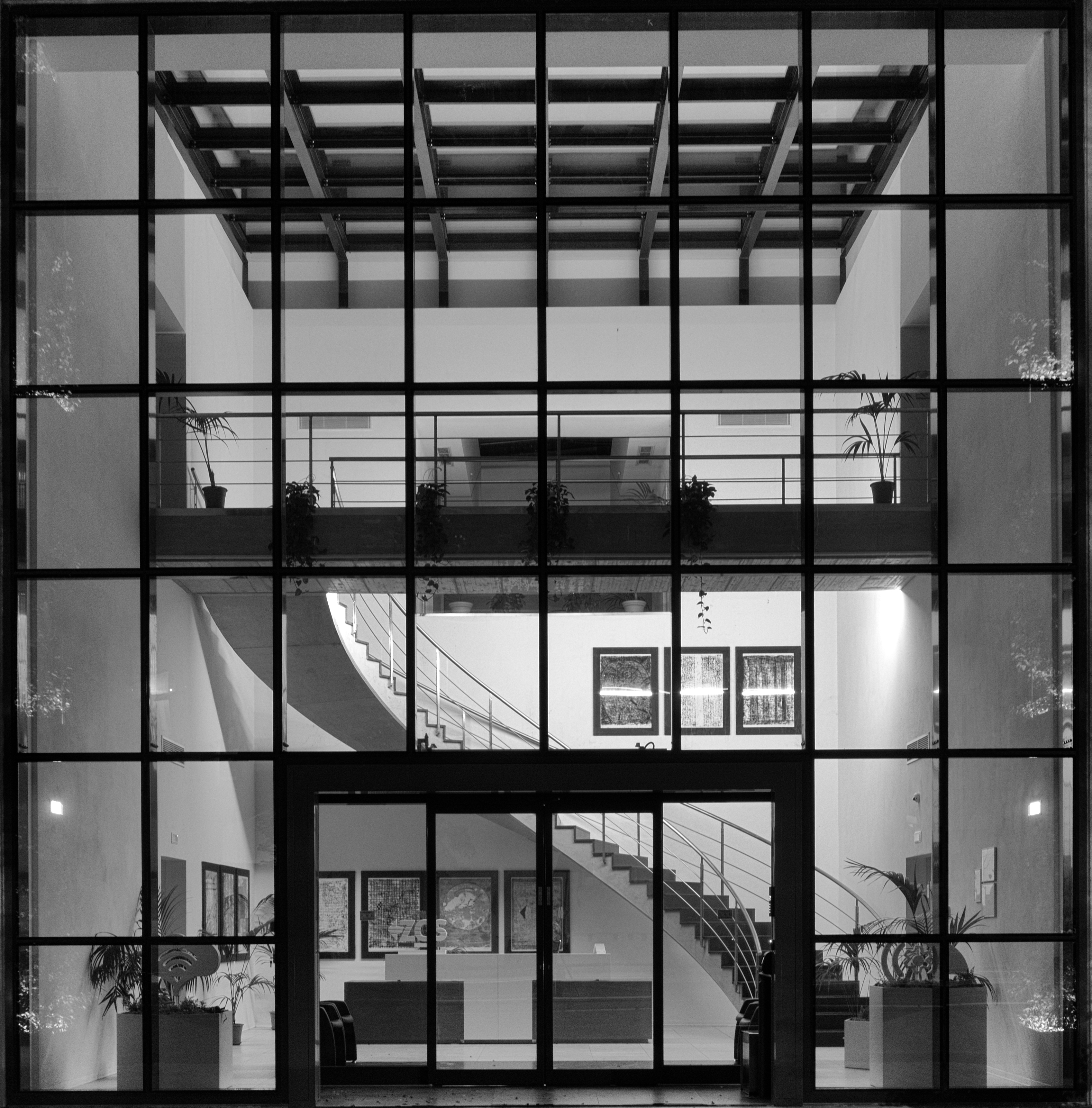 2018 年完成的意大利新总部办公楼设计-5