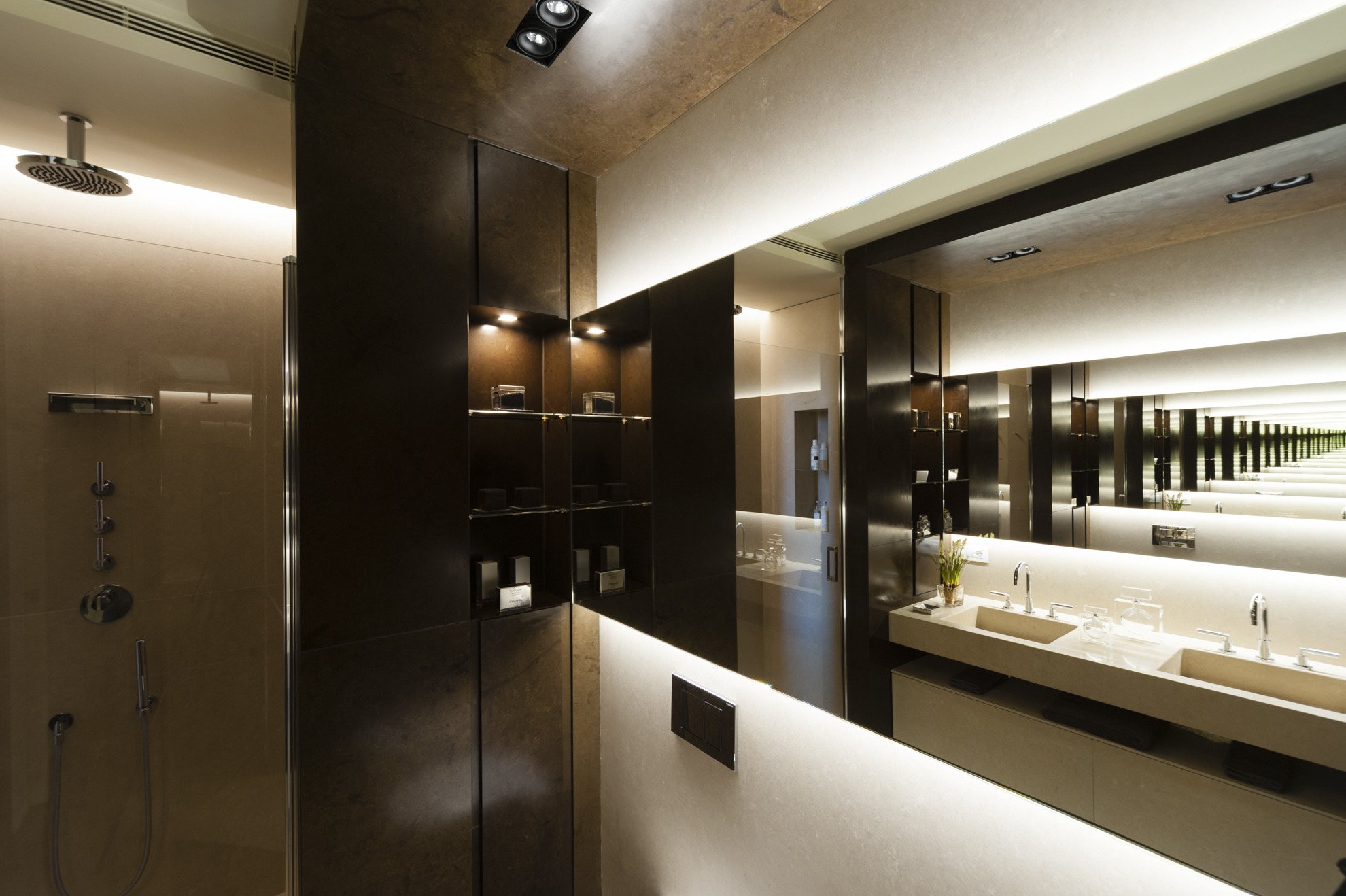 历史韵味与现代设计交融的意大利公寓-17