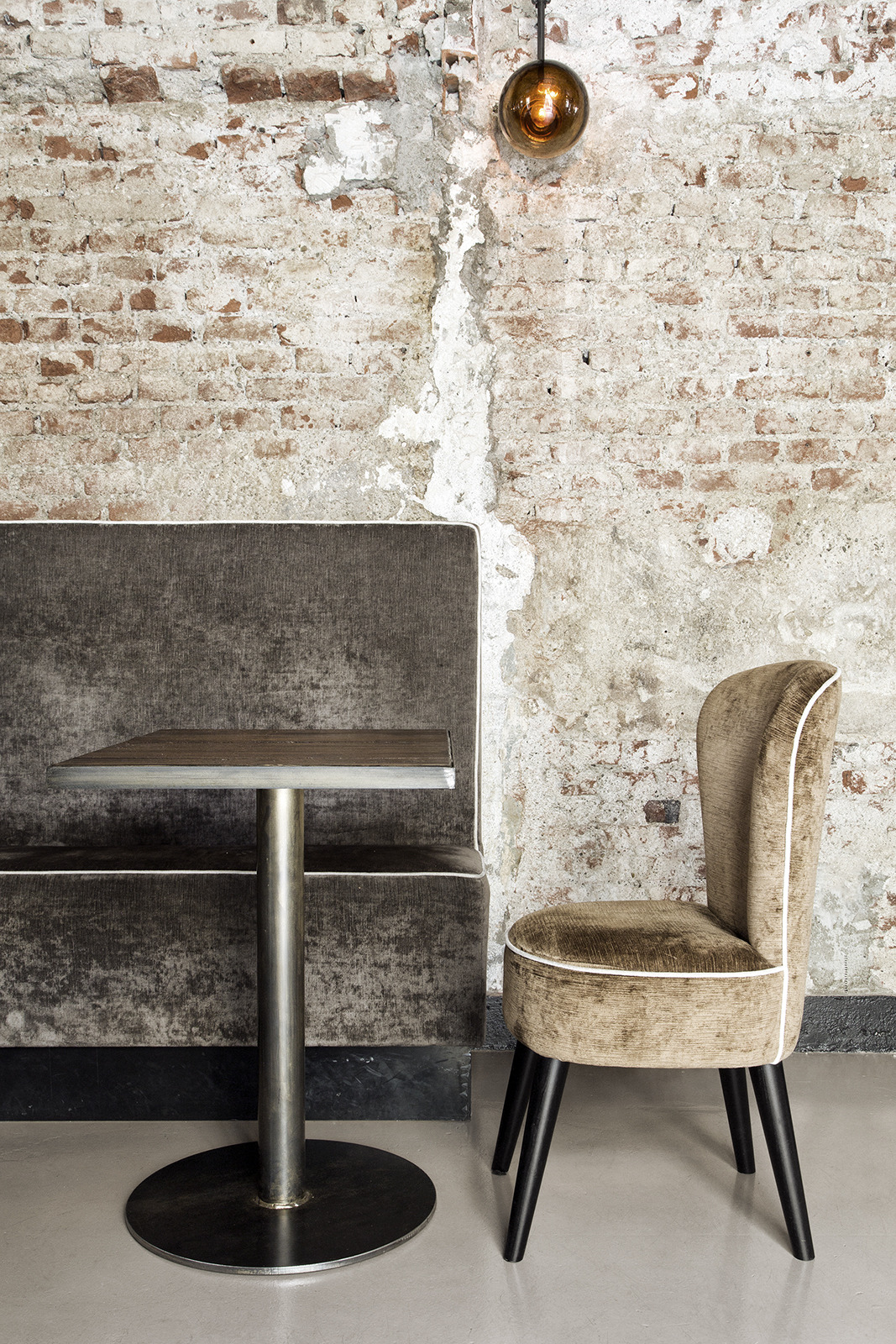 狭长空间变身优雅餐厅，设计师如何妙手回春？-1