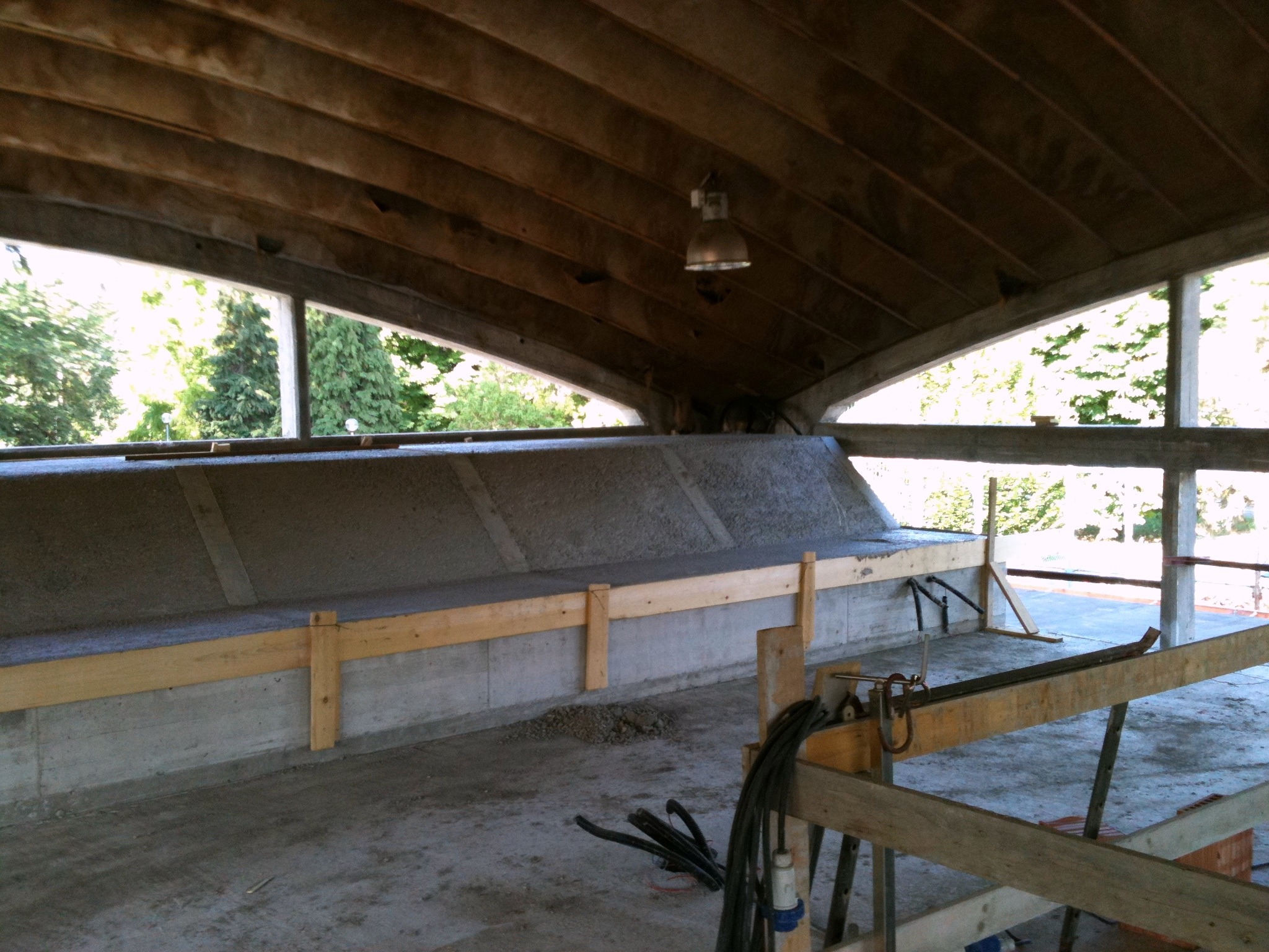 2011 年建设的多功能文化中心——O.S.E.A-25