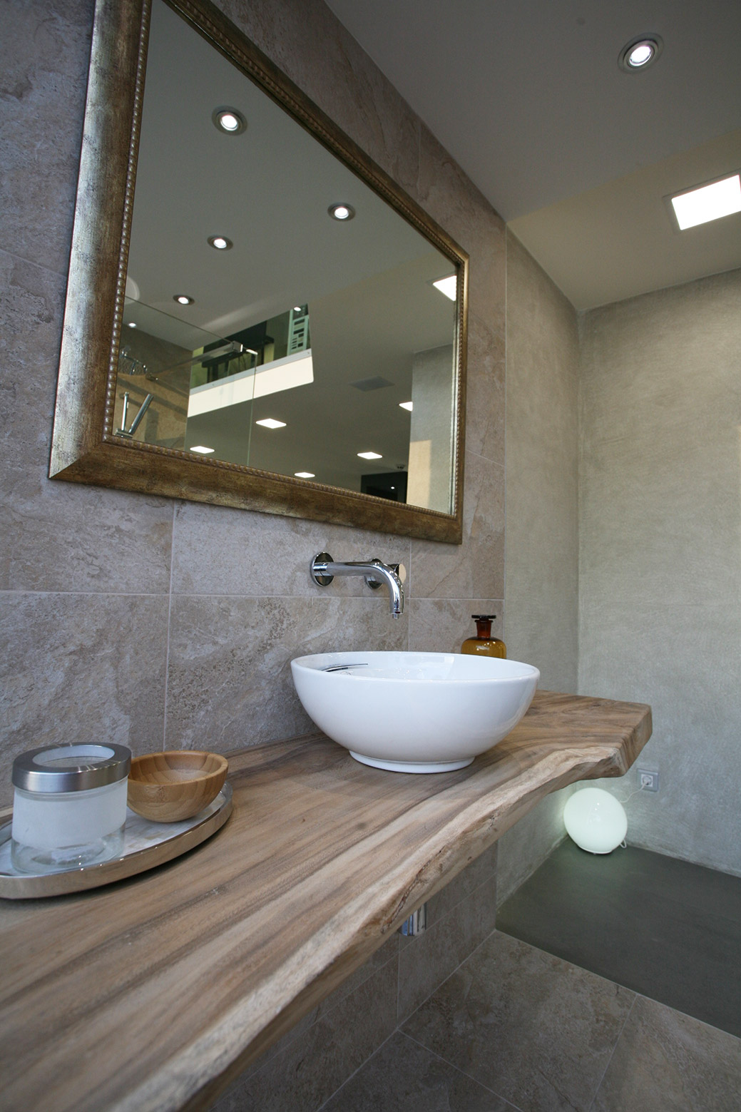 简约风格卫浴展示厅-4