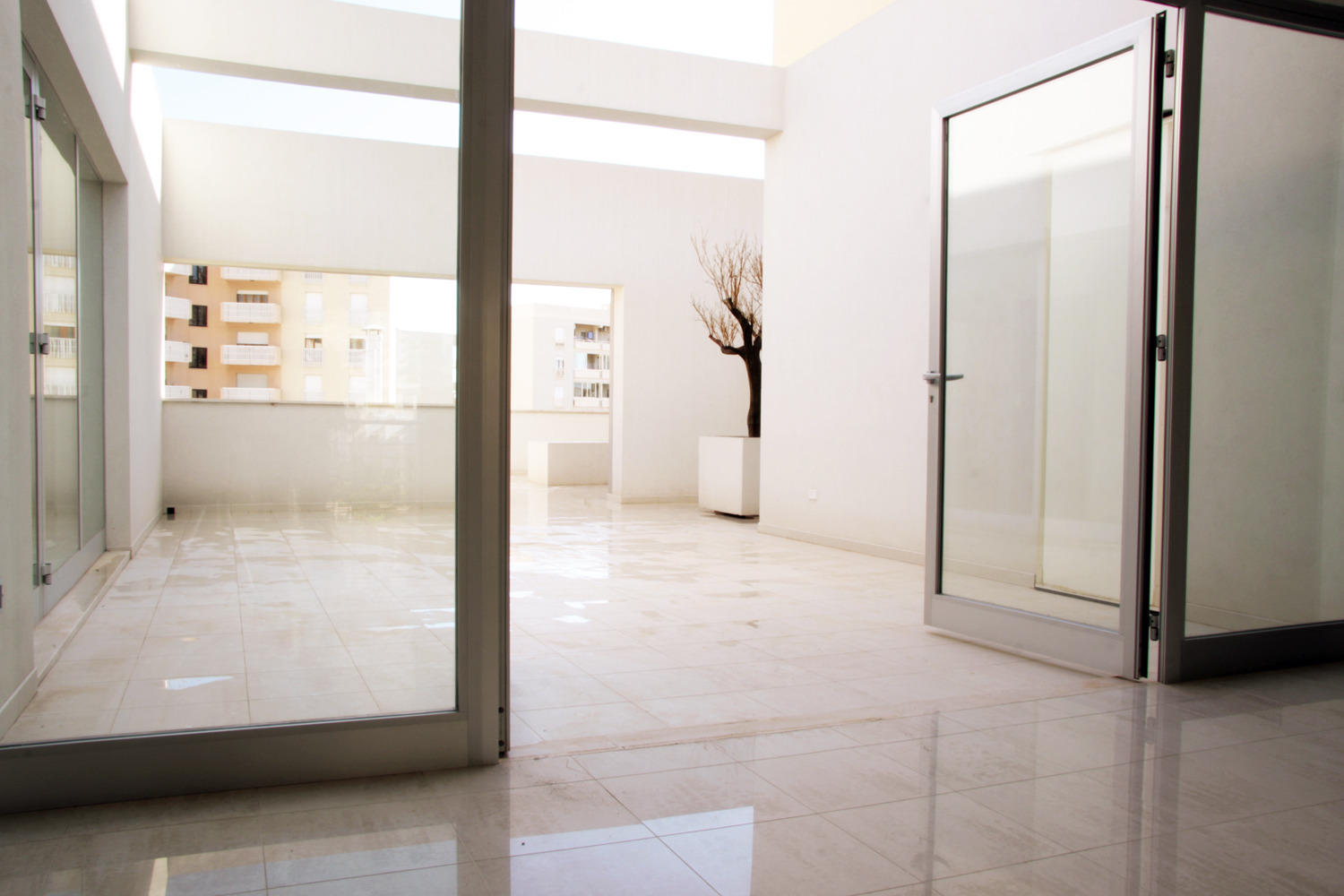 垂直叠加公寓·新旧空间的完美融合-9