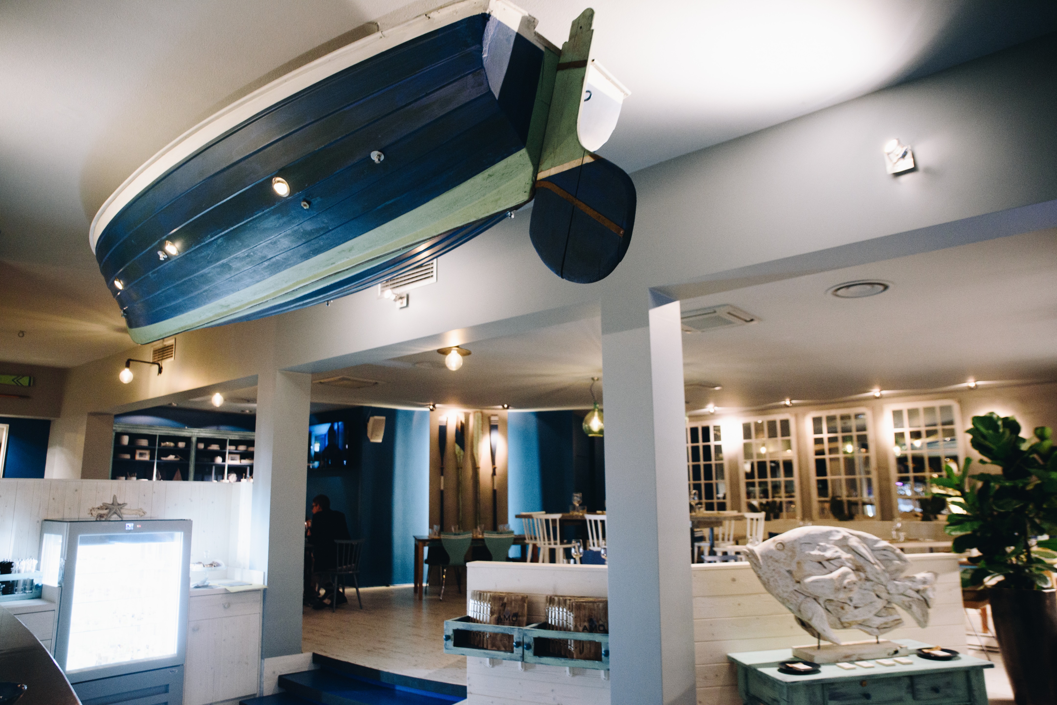 海洋主题餐厅的定制瓷砖艺术-4