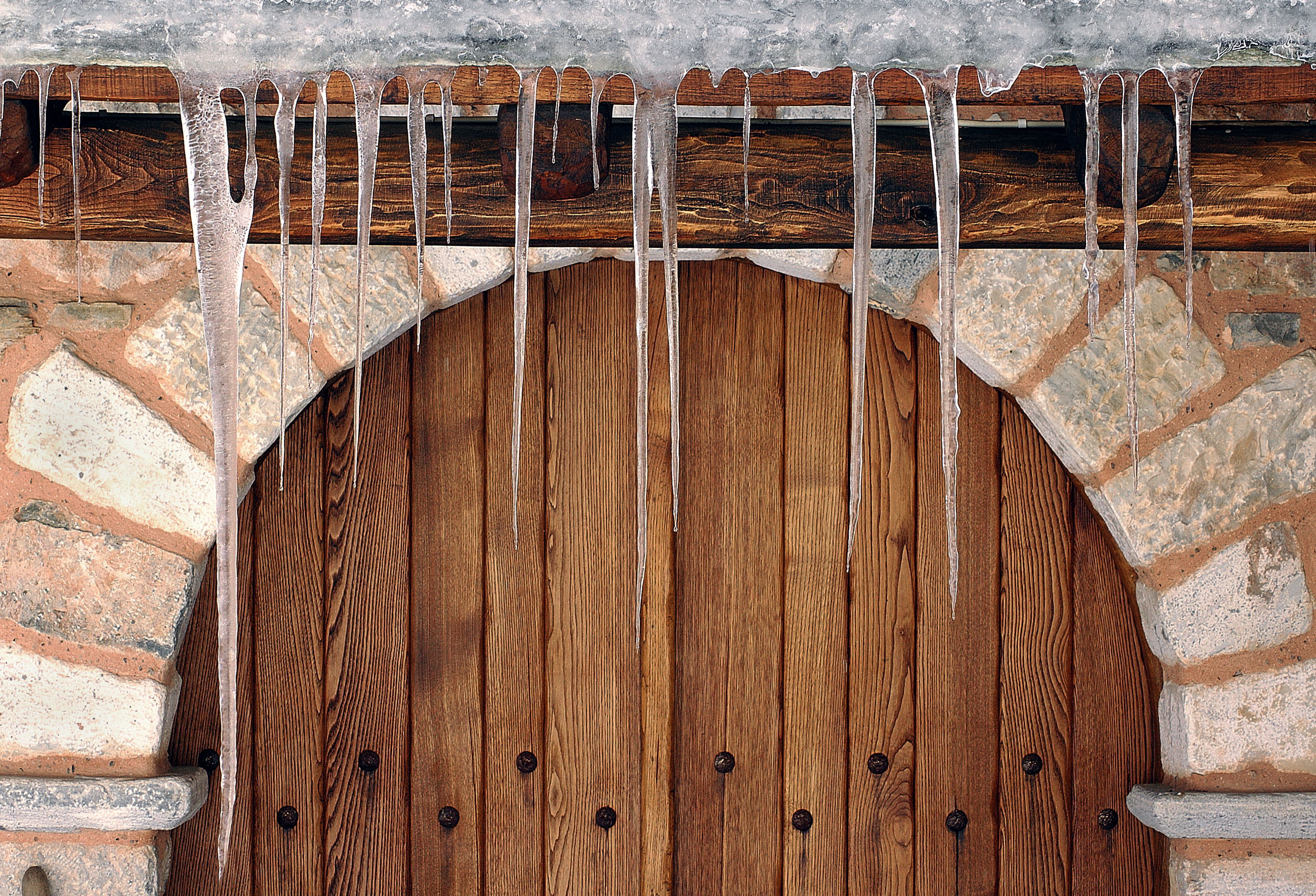 Pelion 山间混凝土石屋，融入自然的简约生活-37