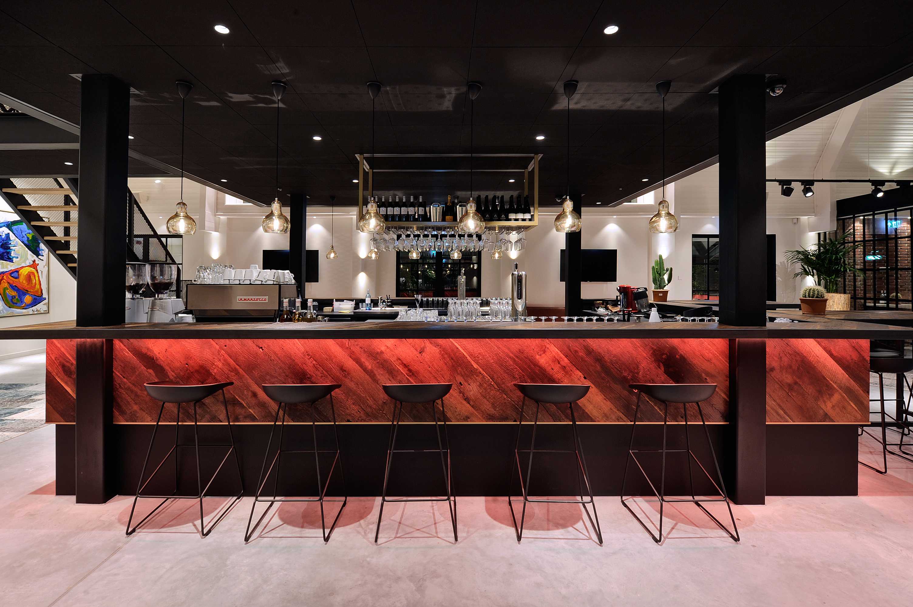 温室变身为非正式商业空间-7