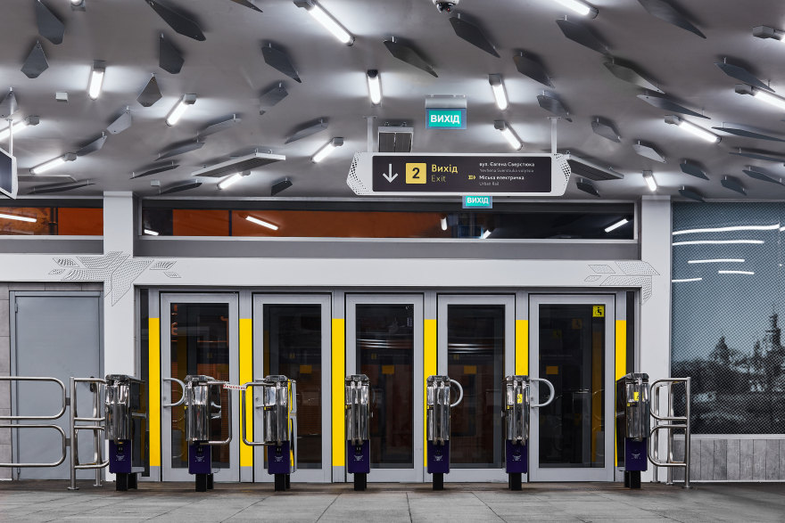 2017 年完成的基辅地铁站“利沃贝雷日娜”内部翻新设计-2