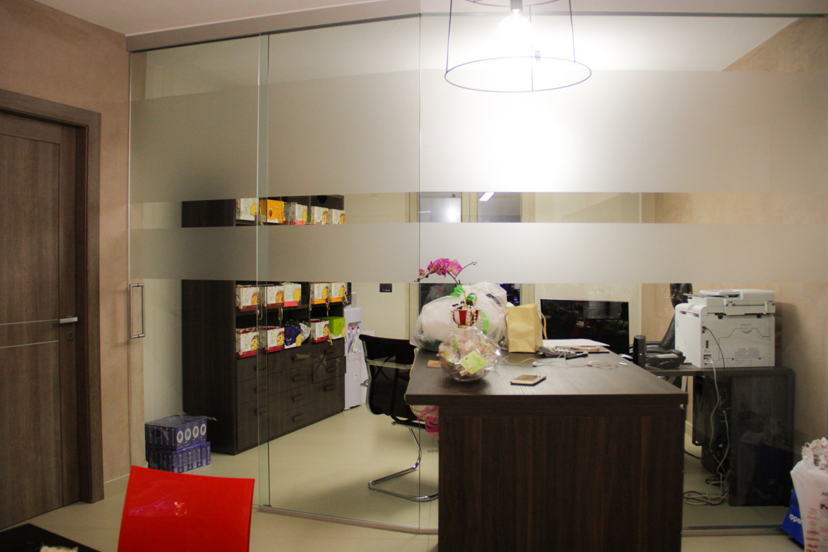 优雅珠宝般的咖啡店设计-18