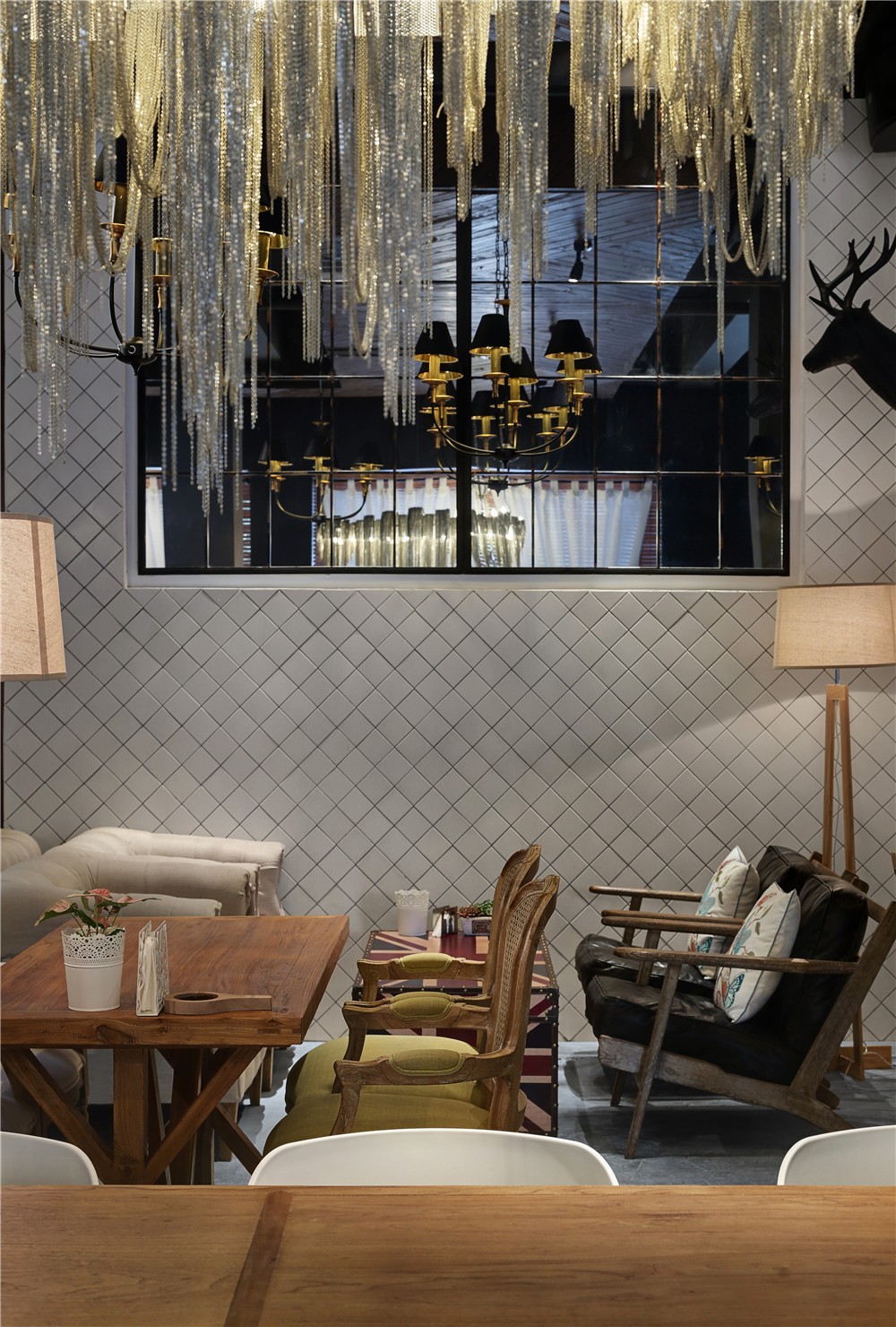 浪漫法式混搭，镇江享咖啡馆营造温馨小资空间-12