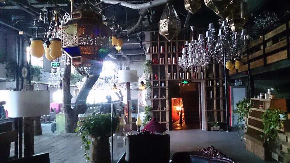 郭准归本主义咖啡馆设计-12