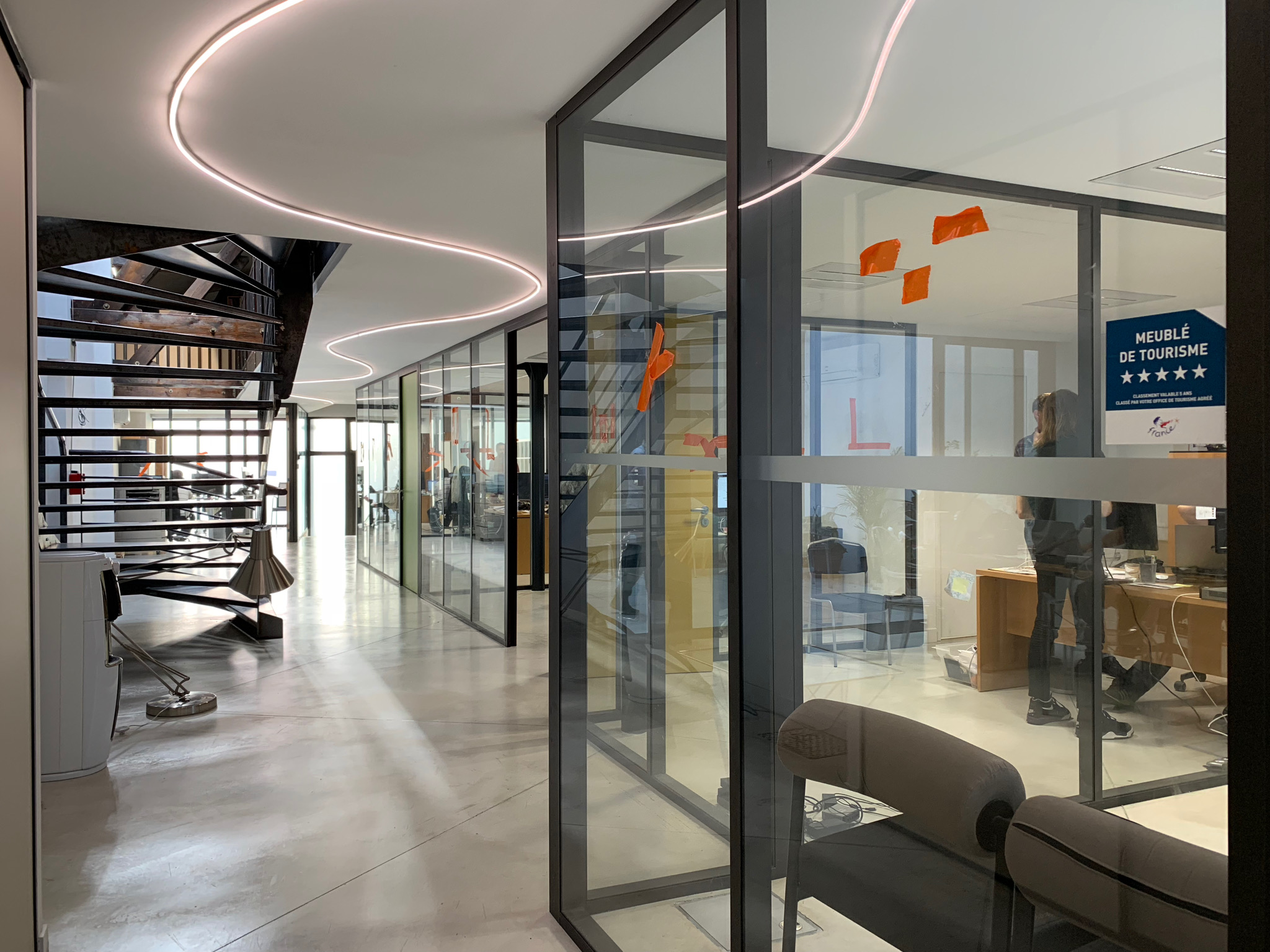 2016 年新领域公司仓库变身网络代理总部-1