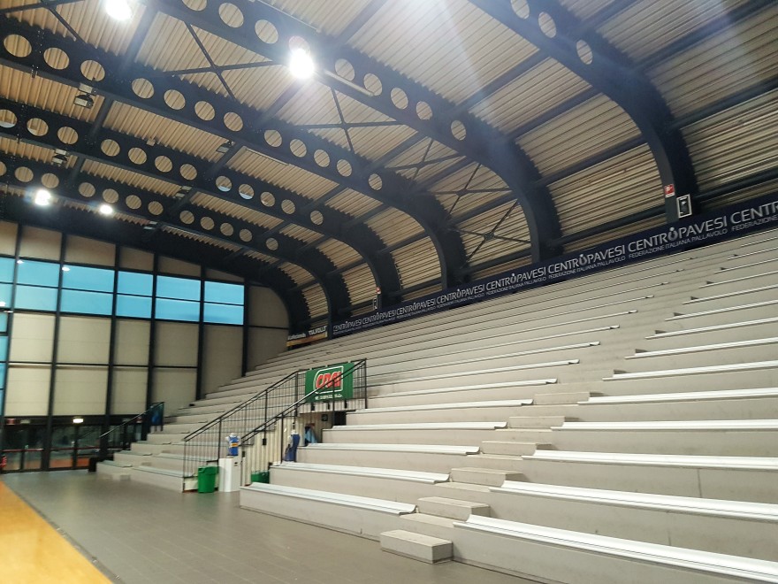 波浪型金属立面打造动感体育中心-10