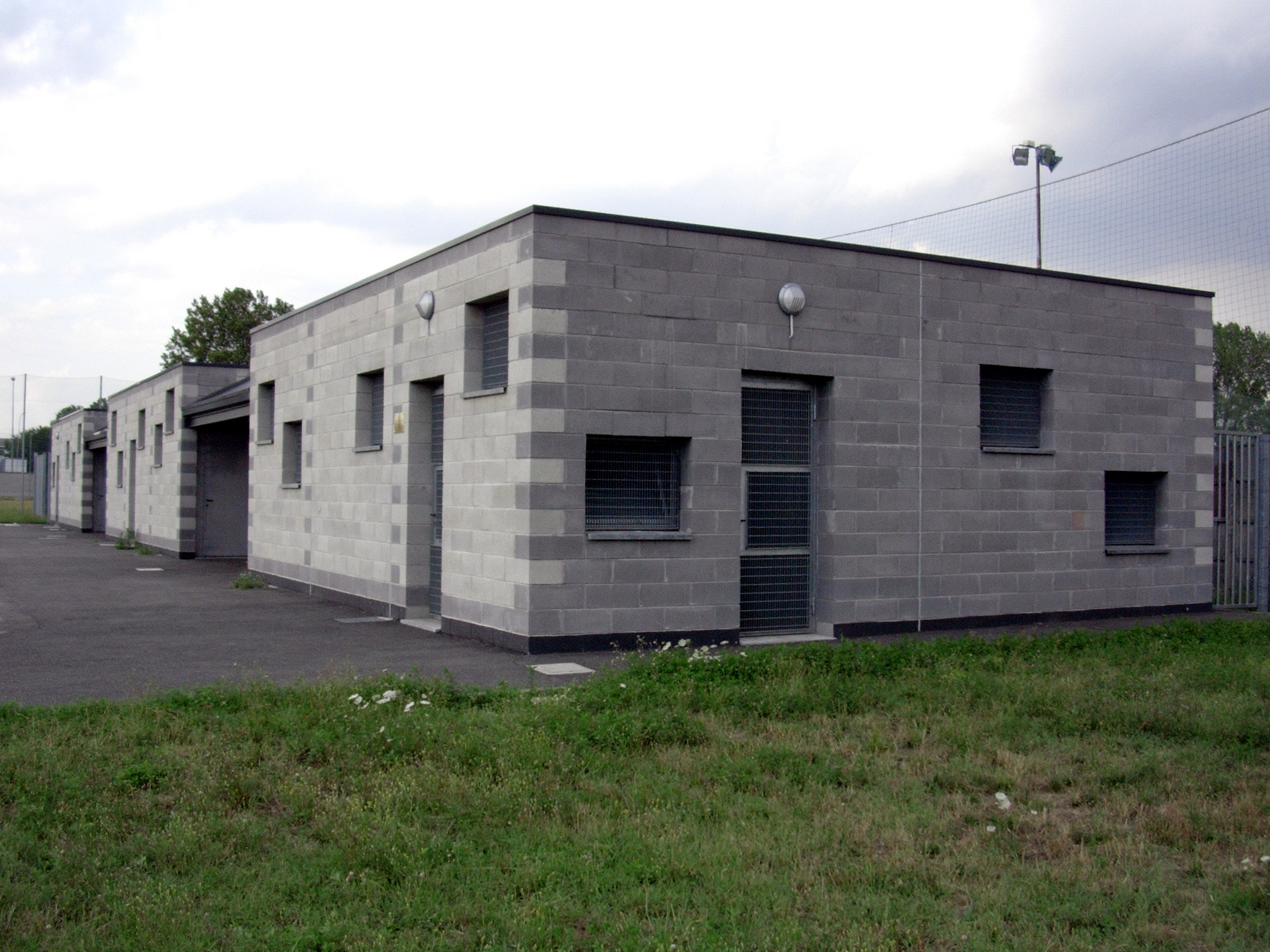 环保可持续的体育更衣室设计-5