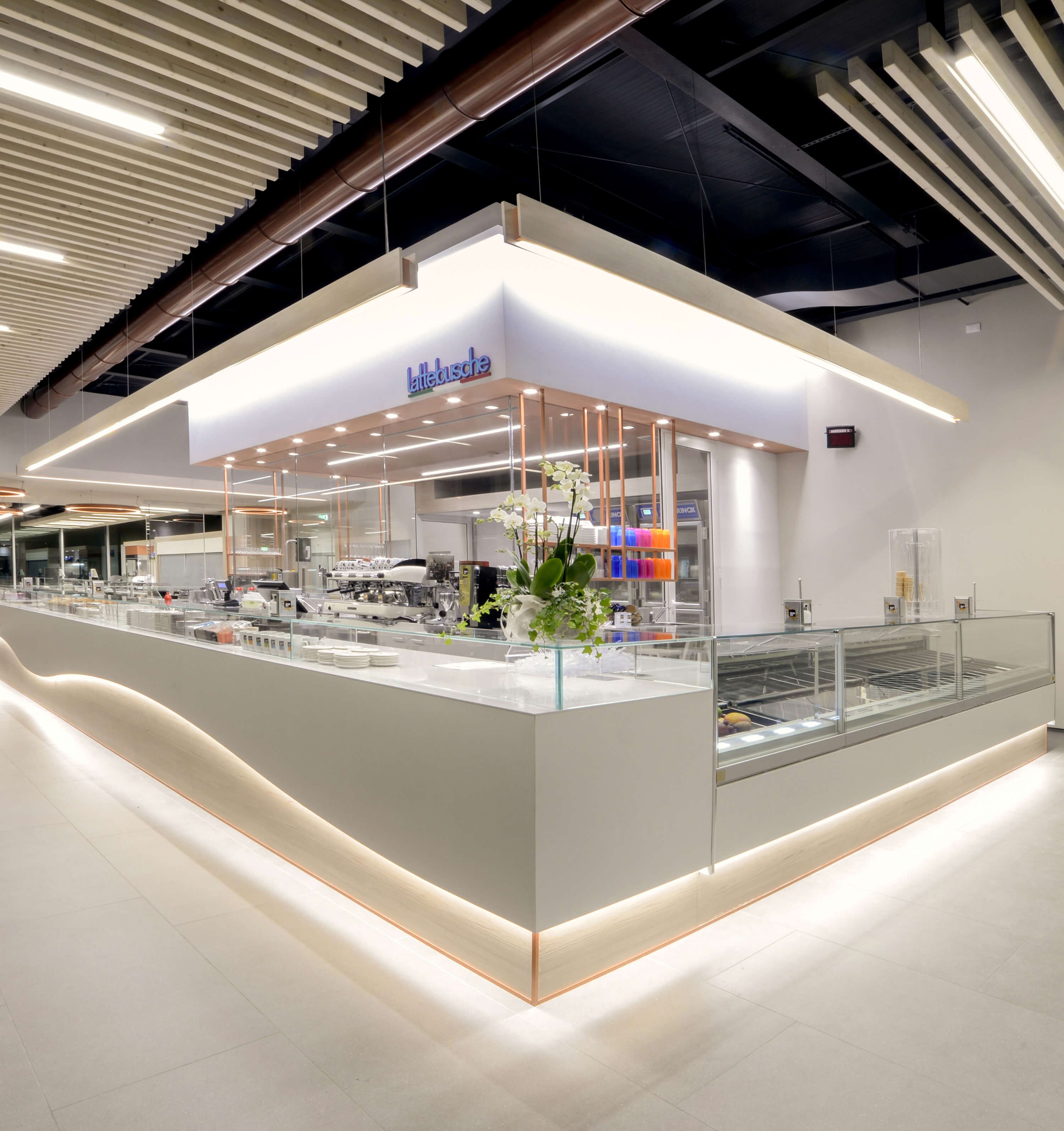 Sandrigo 白色牛奶吧照明设计-1