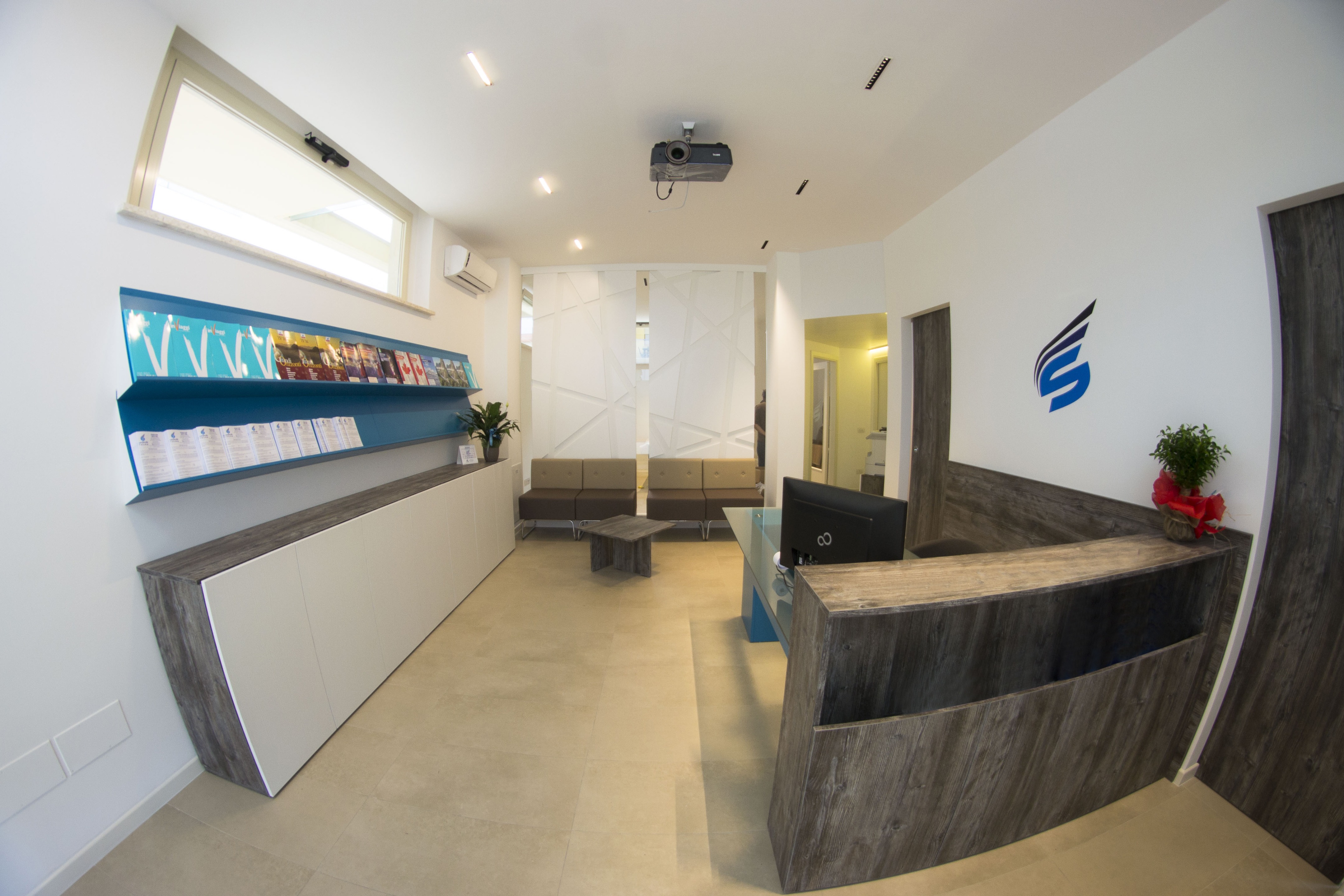 旅行社接待大厅室内设计-3