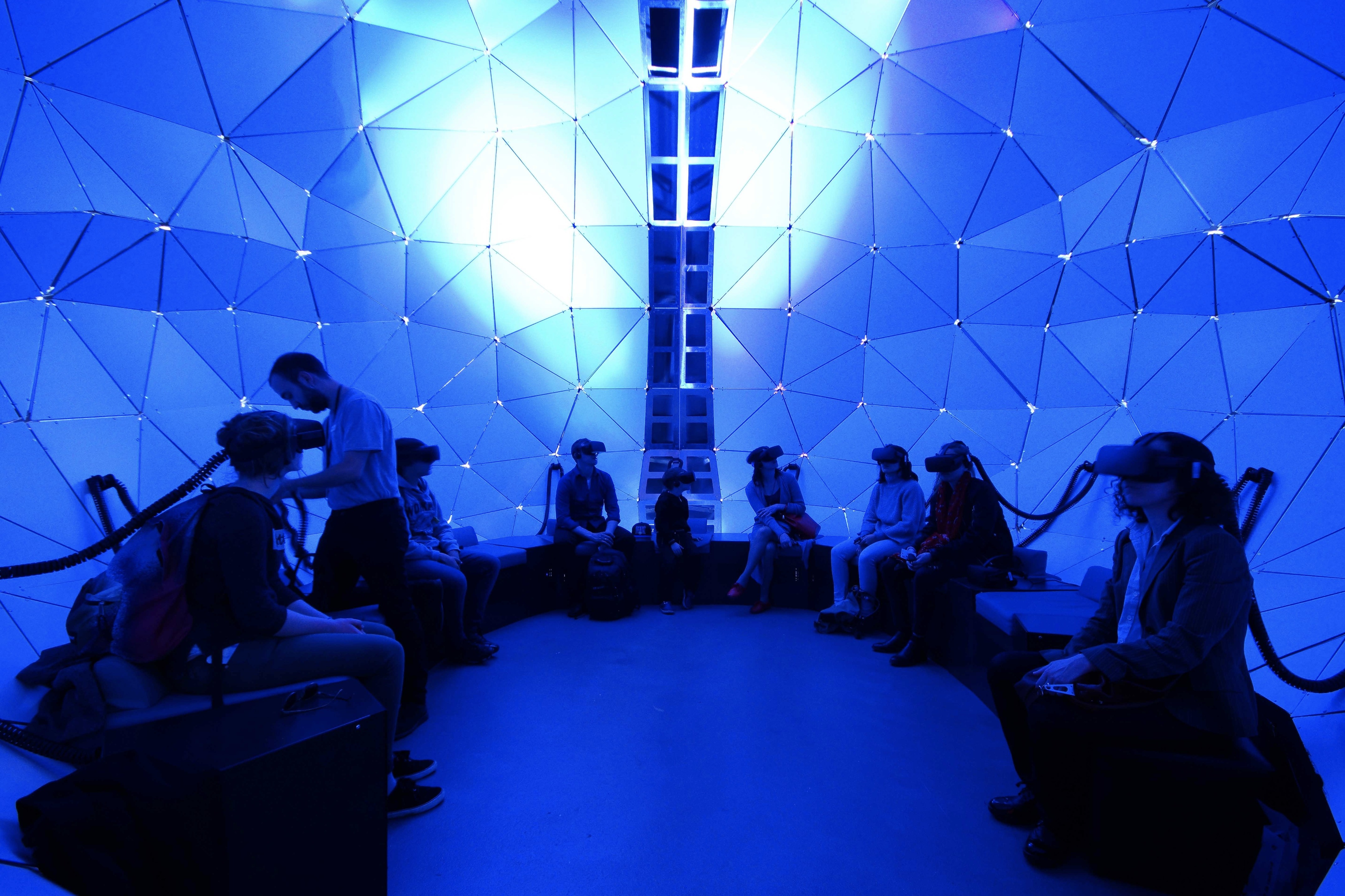 Talking Brains 展览设计-74