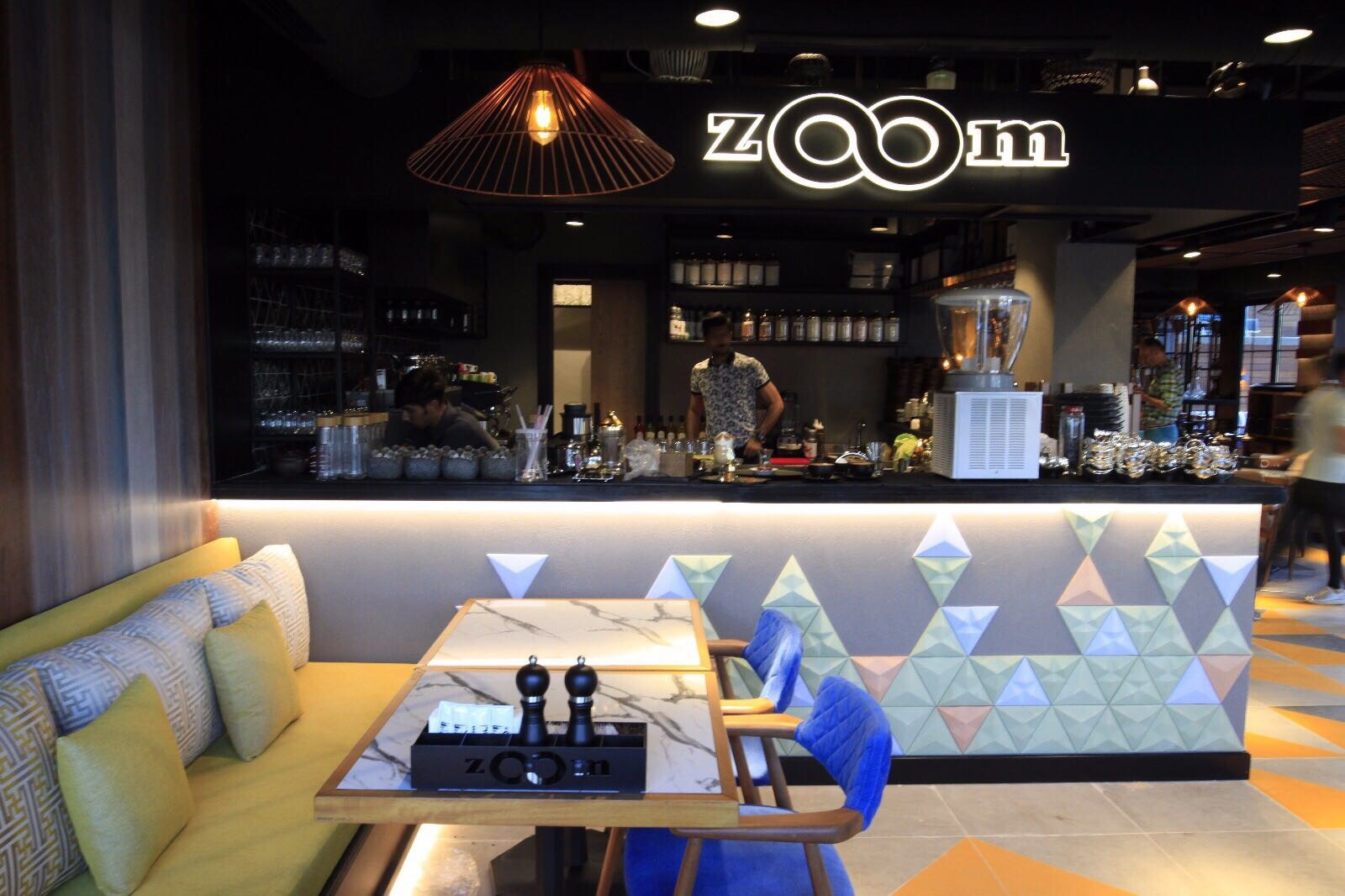 2017 年完成的 ZOOM 咖啡餐厅室内设计案例-11