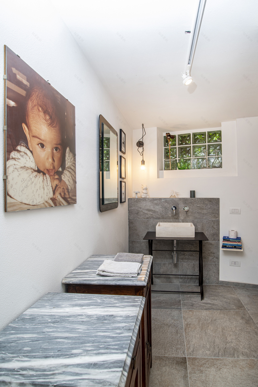 融合历史与记忆的意大利家庭住宅设计-5