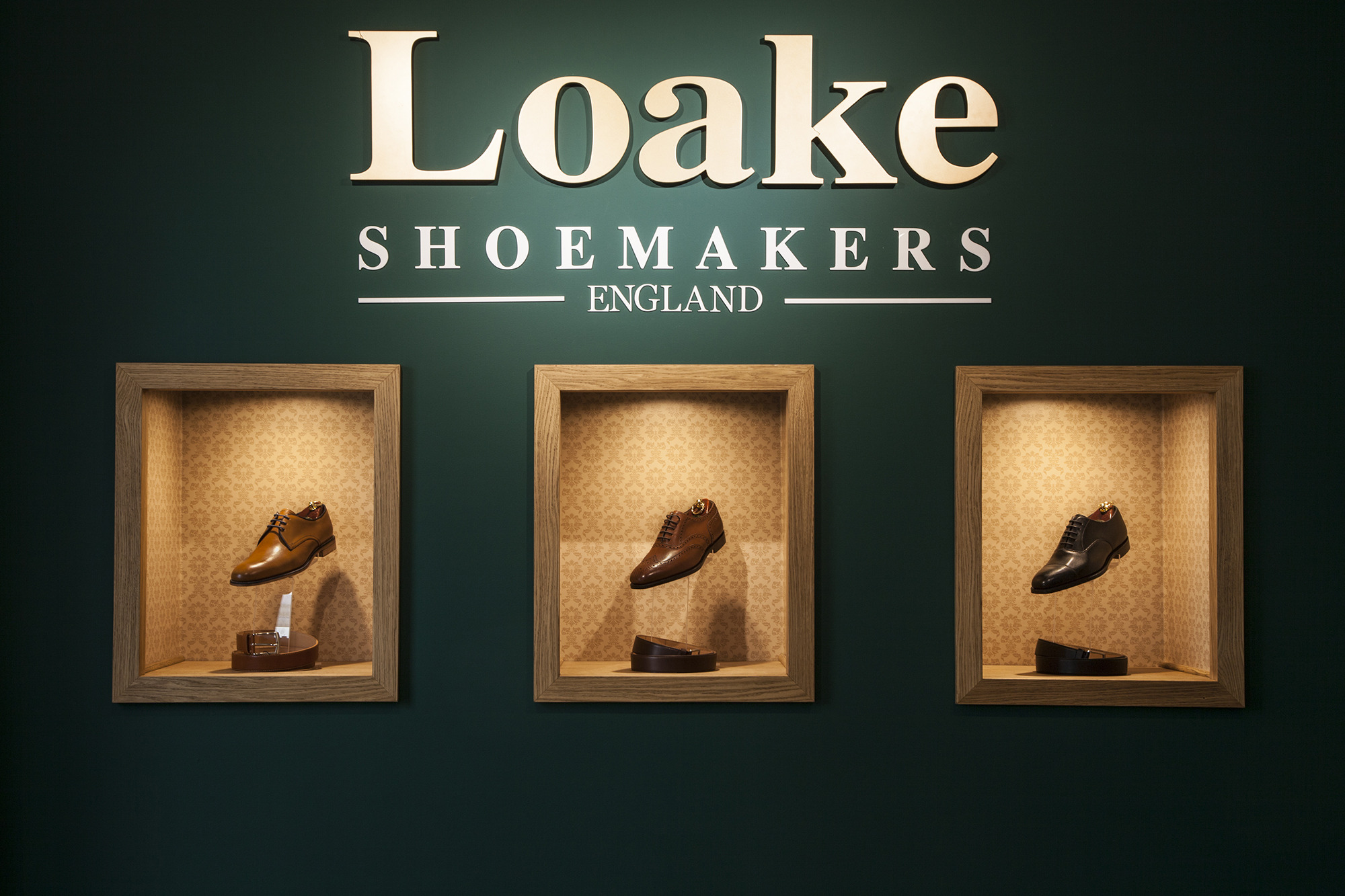 2015 年 Loake Shoemakers 定制店铺设计-0