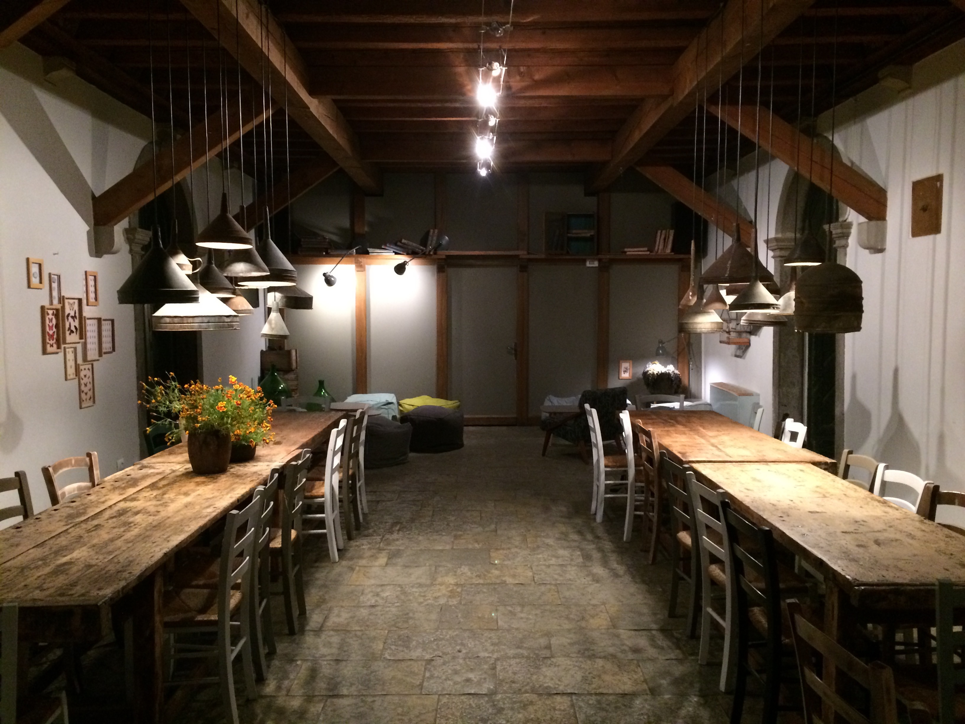 地窖酒吧“Dal Lendar”的复古与现代融合设计-3