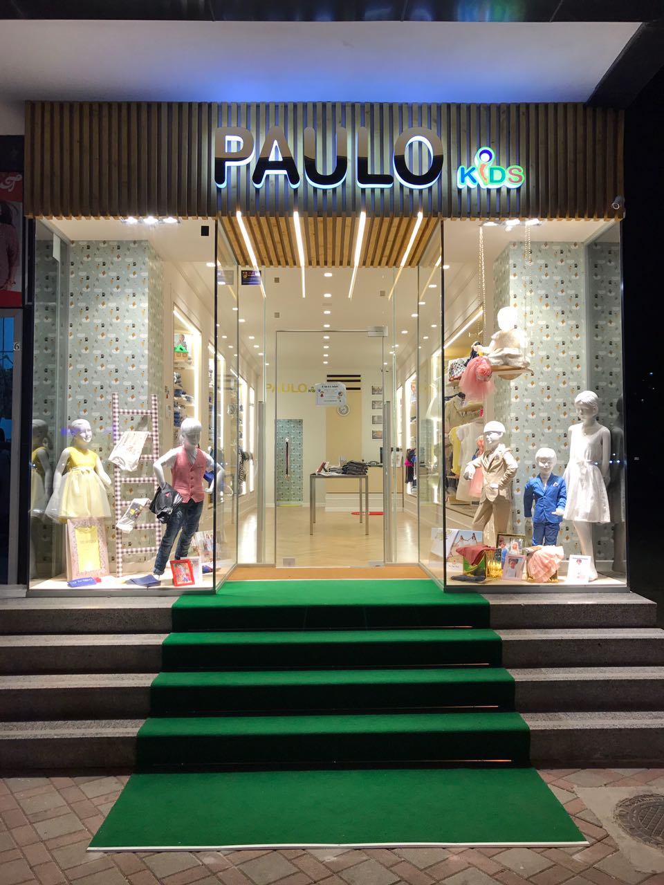 保罗·恩多 ci 儿童服装店照明设计-0