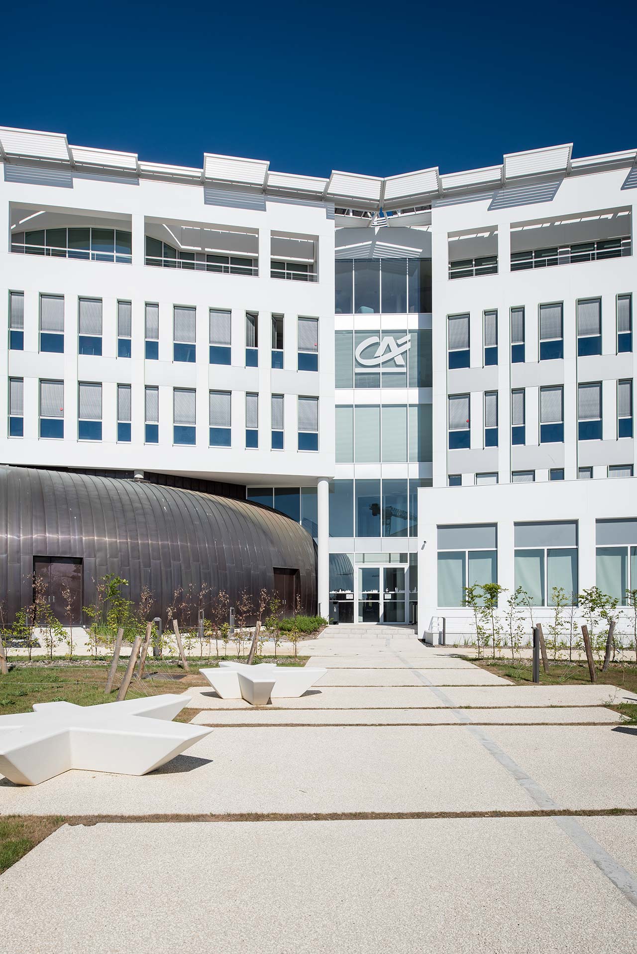 法国 Credit Agricole Poitou 企业总部，现代与古典的完美融合-15