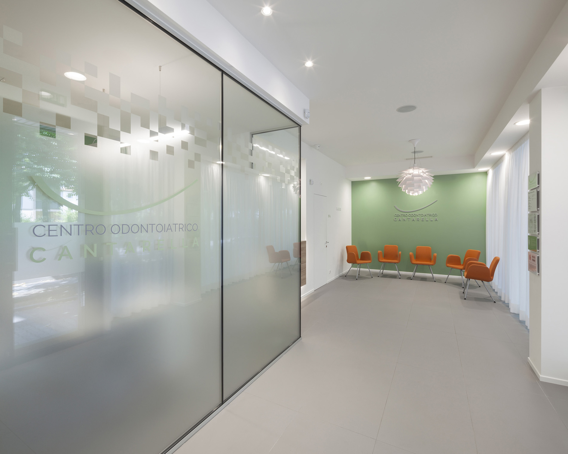 Cantarella 牙科诊所 | 自然光与色彩的巧妙运用-4