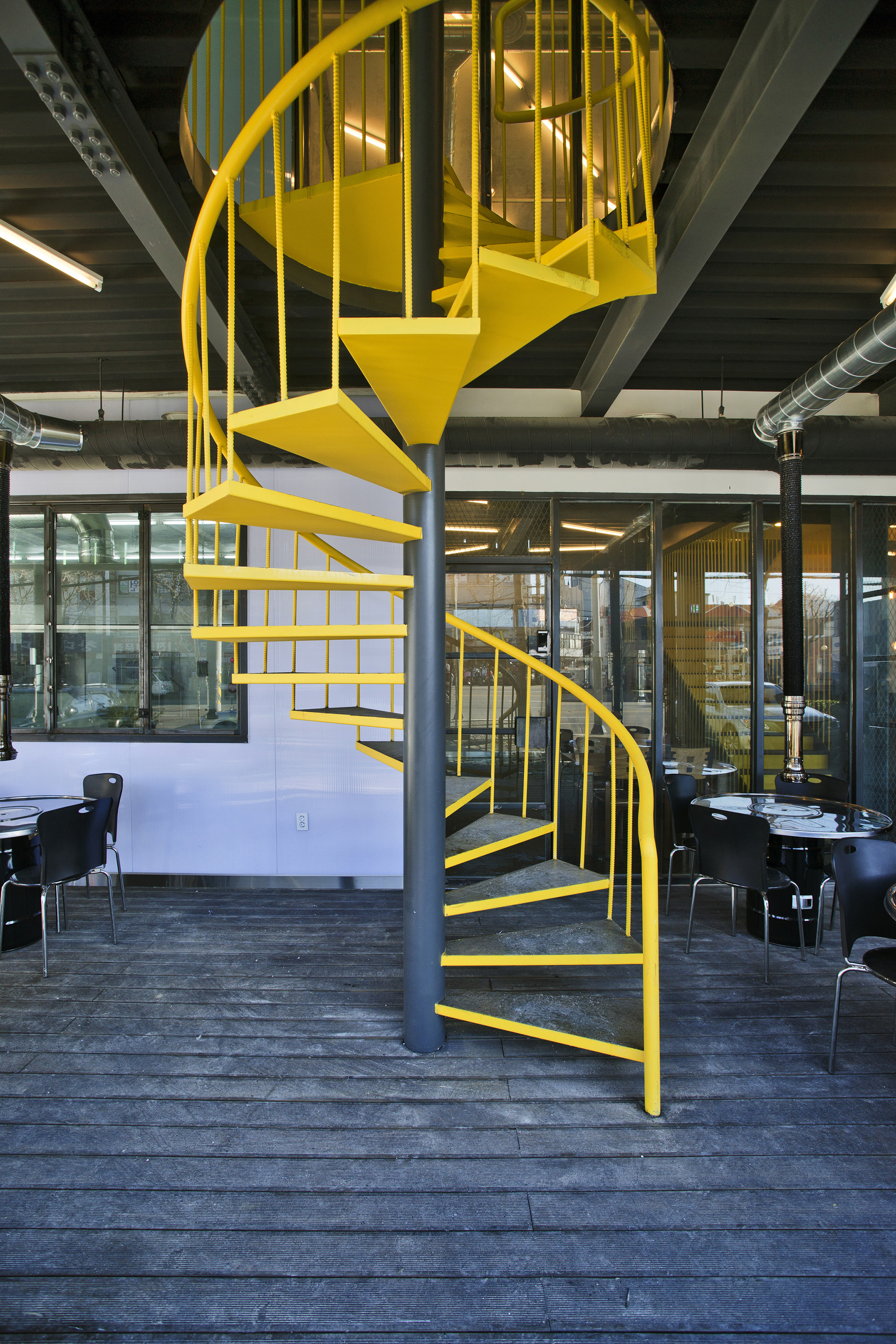 韩国仁川“森林的房子”餐厅，绿色百叶窗创造自然立面-29