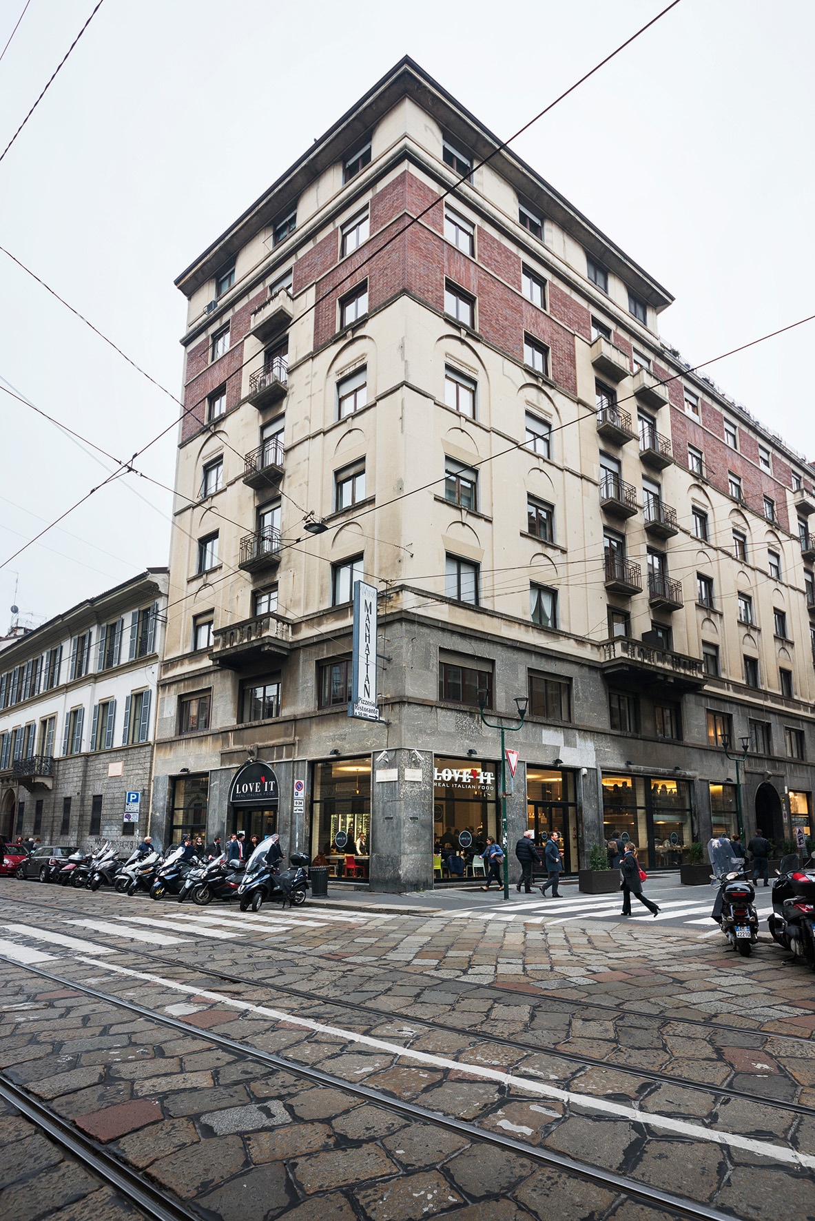 米兰“Love it”旗舰店,美食体验的室内设计盛宴-35