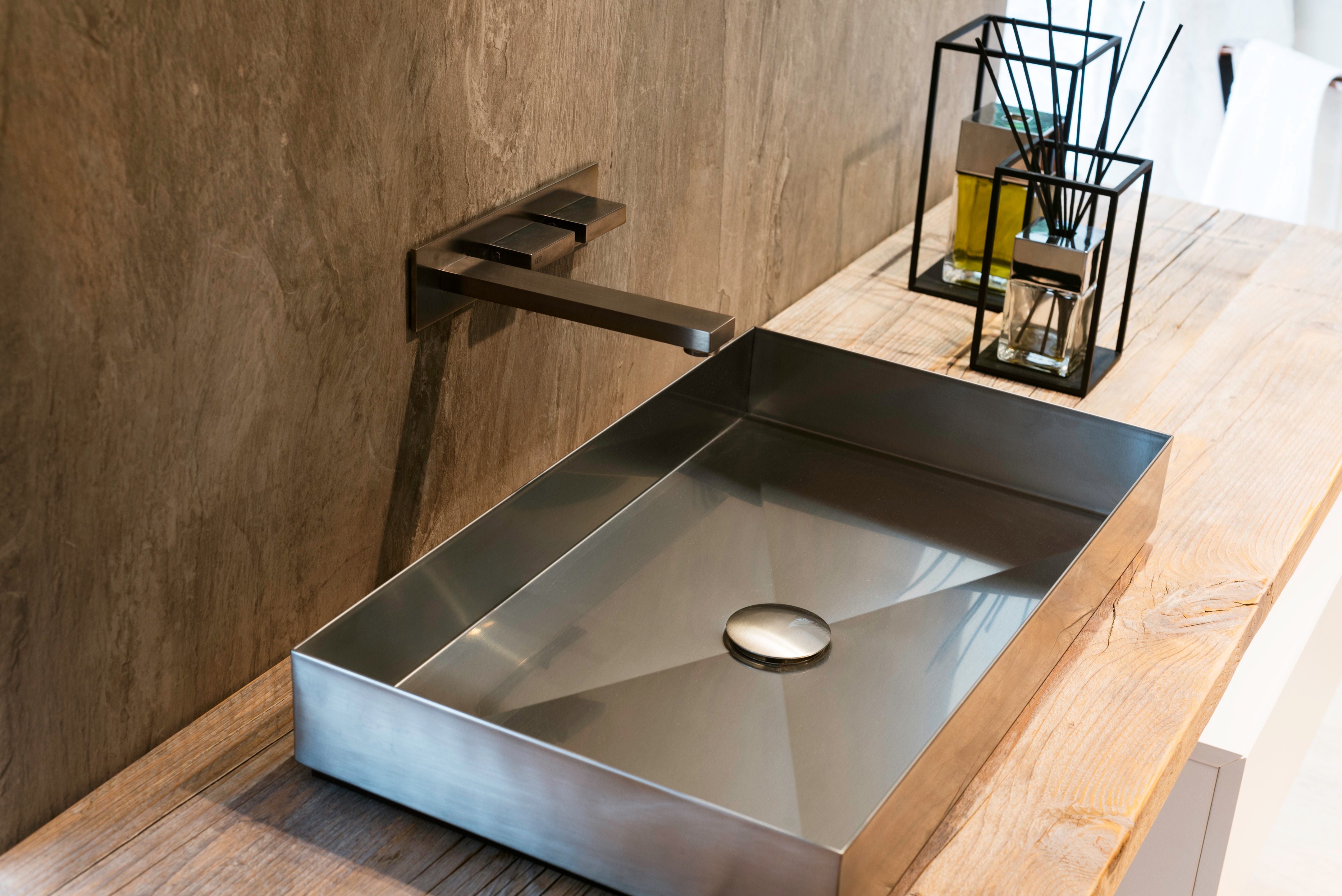 Akua Showroom 打造现代卫浴空间，自然元素与功能的完美结合-31