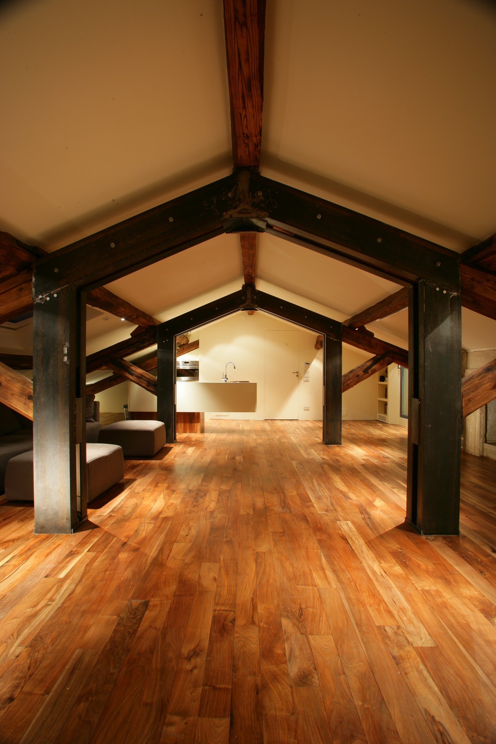 翻新旧阁楼,打造城市中心温馨休憩地-17