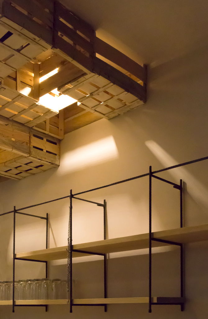 自然有机的低成本咖啡馆设计-14