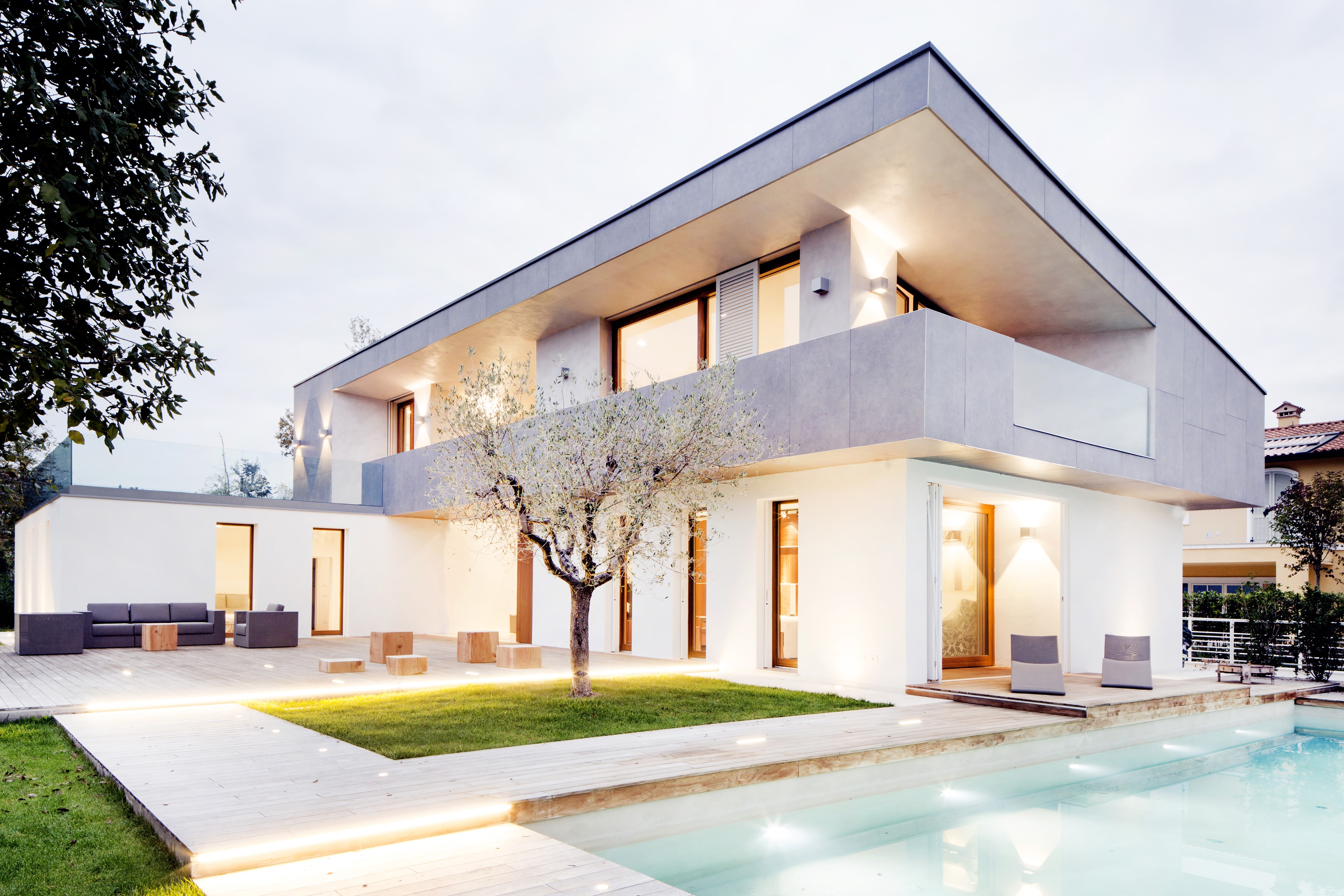 简练纯粹,自然光影交织的意大利别墅设计-24