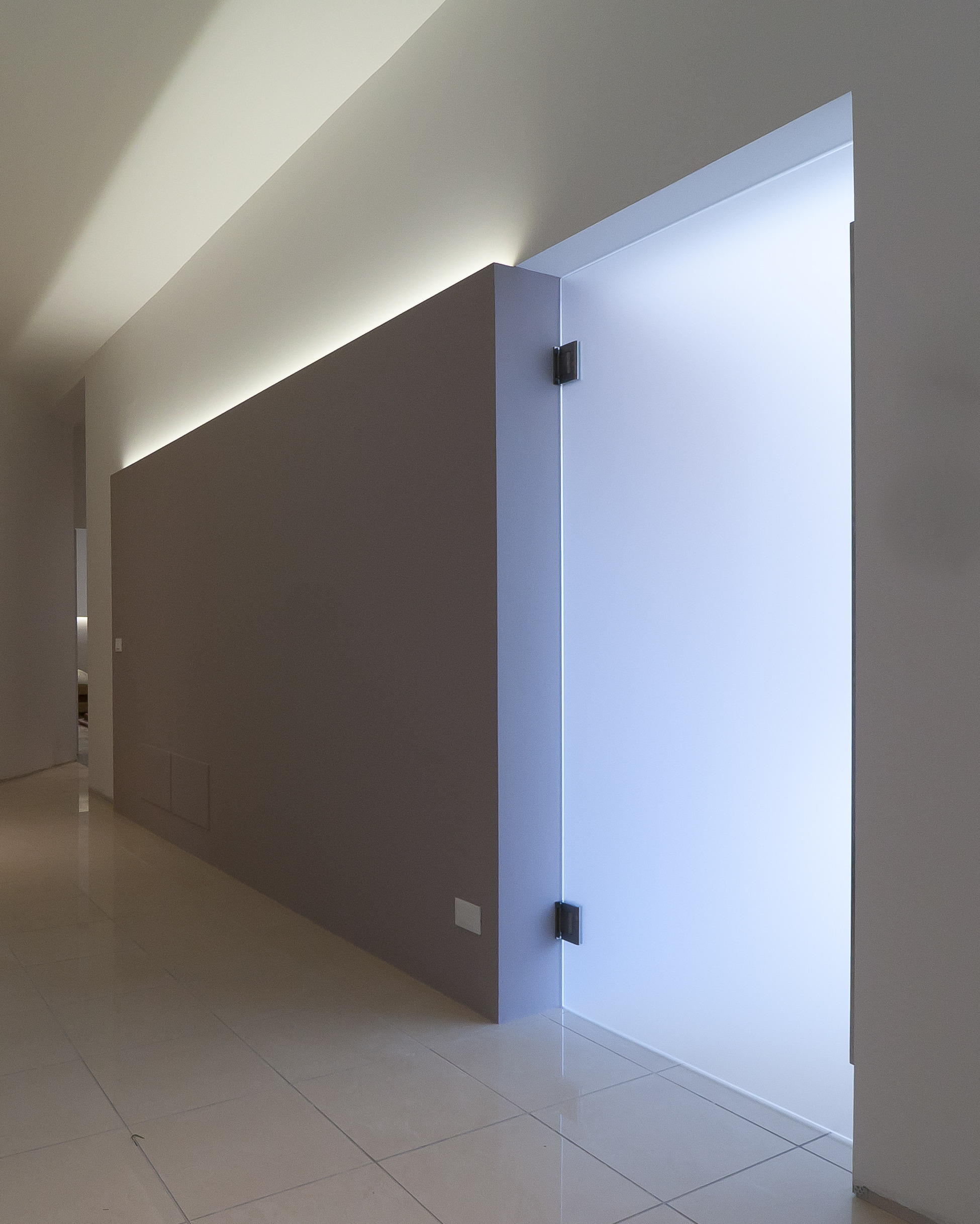 重塑空间，焕发生机——意大利 Treviso 商业空间改造-3