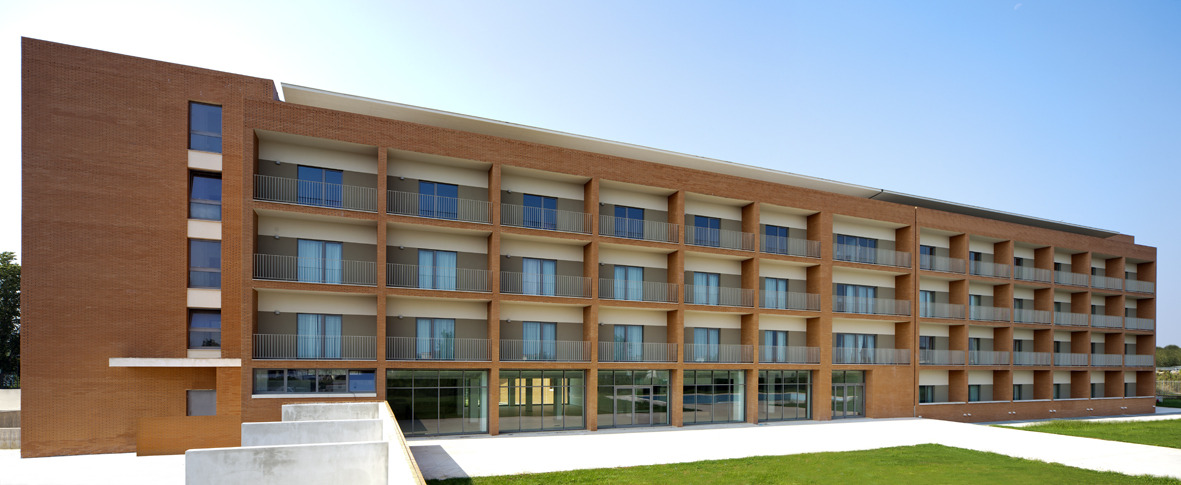 意大利 Gricignano d'Aversa 酒店设计-7