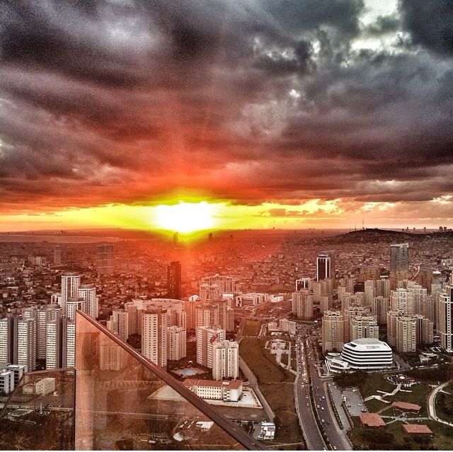 五层模块化办公室,和谐融入城市与宗教环境-1