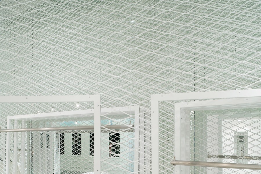 日本 LARA 品牌三店设计各异,年轻女性购物新体验-13