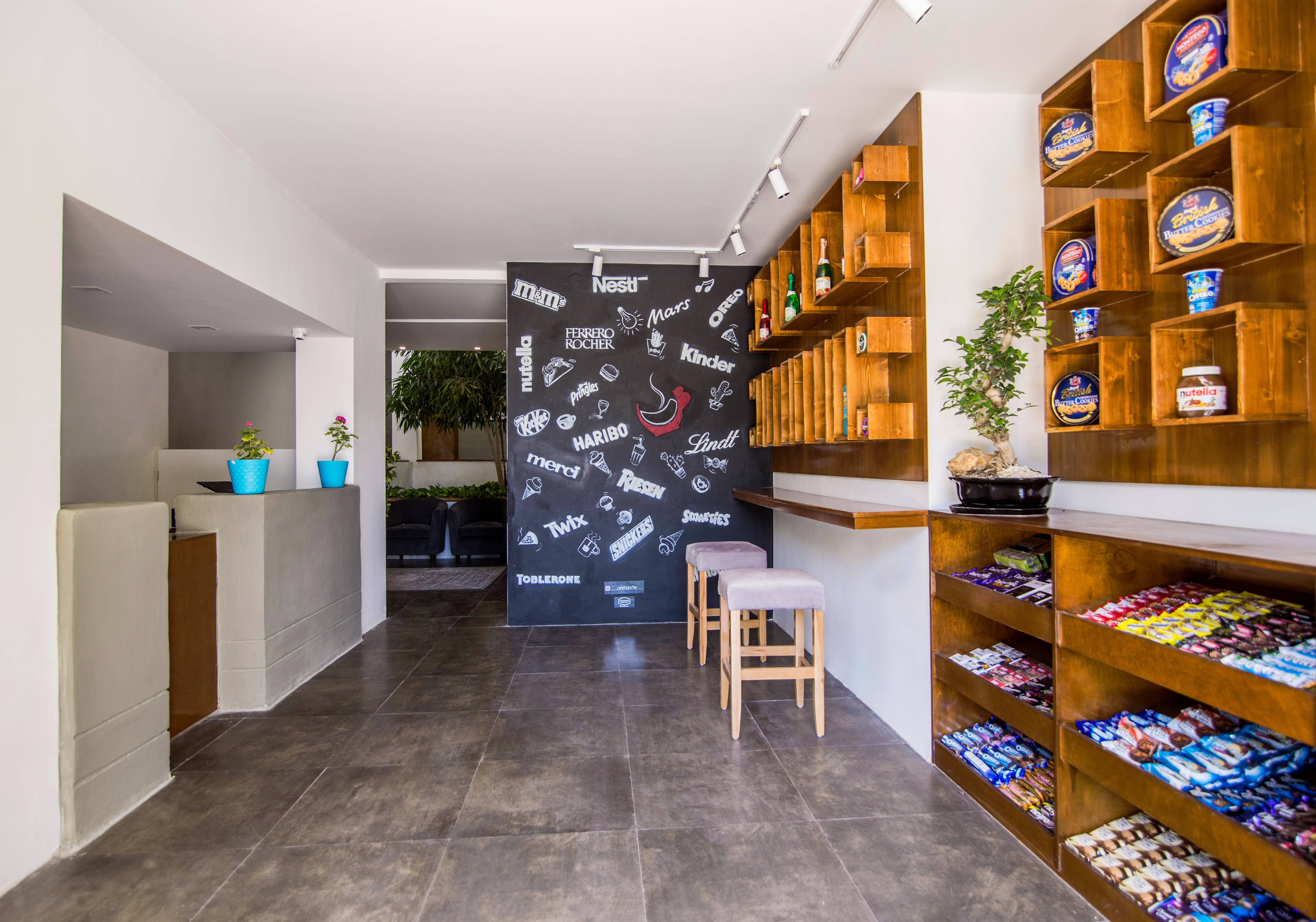 2017 年完成的 Cafe Blanche 室内设计案例-5